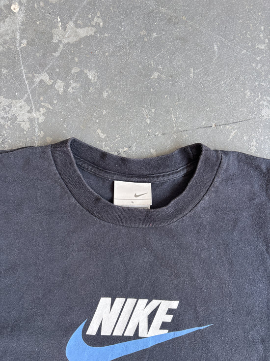 Y2K Nike White/Navy logo tee- Sz L