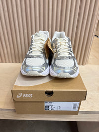NEW ASICS Gel-1130 Tan 8.5W