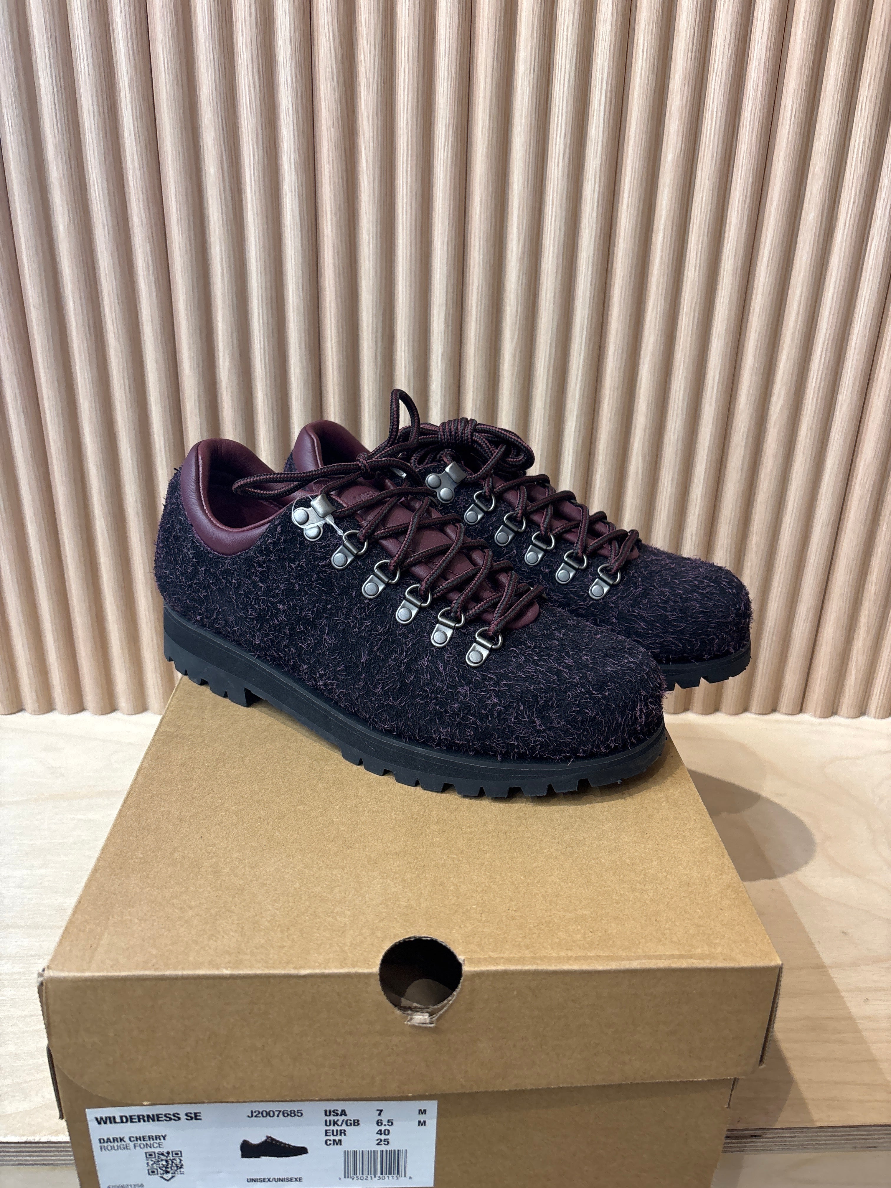 NEW Merrell Wilderness 1TRL Cherry - Size 7m/8.5w