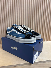 NEW Pearlized Navy - Size 11