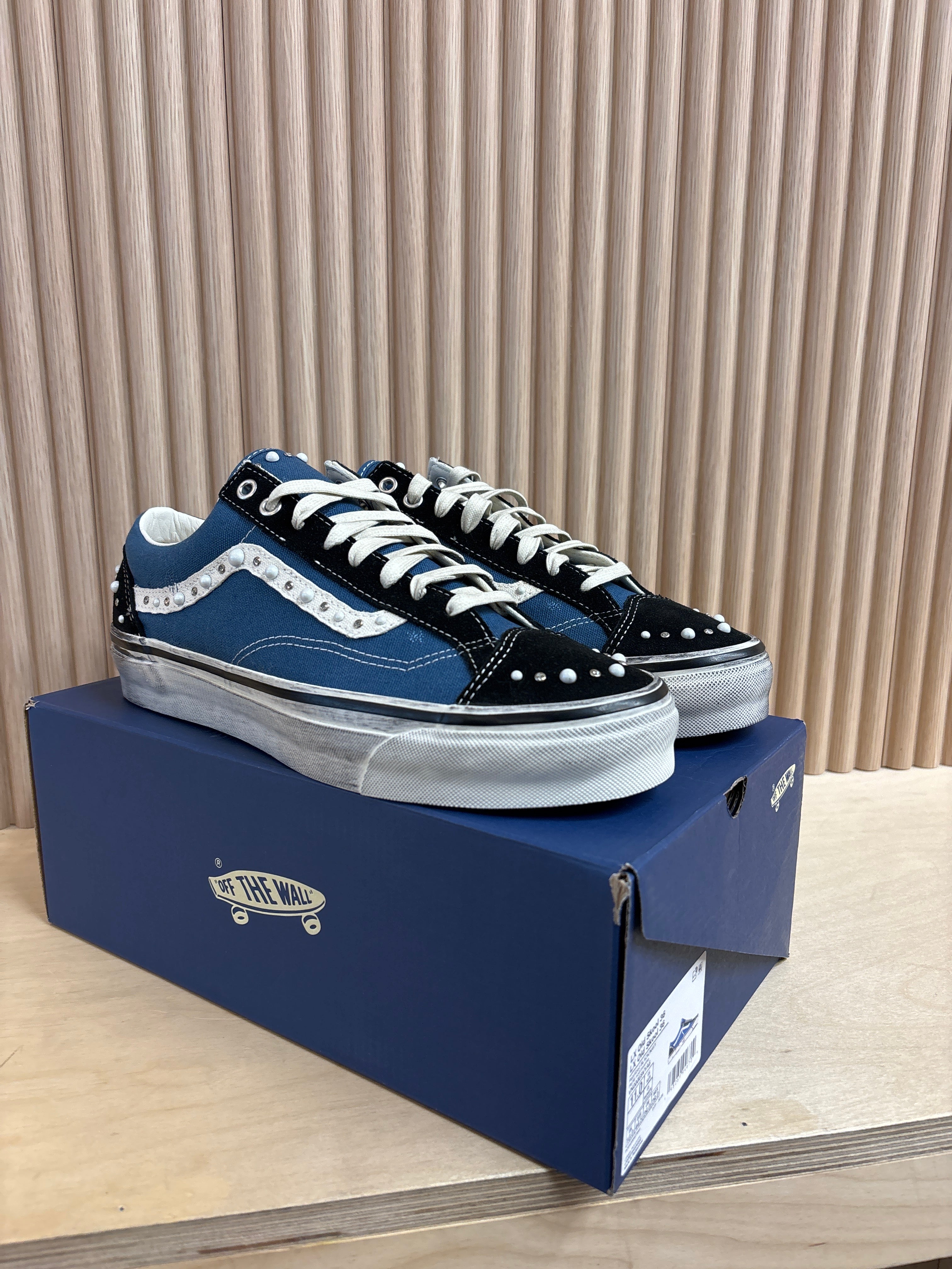 NEW Pearlized Navy - Size 11