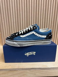 NEW Pearlized Navy - Size 11