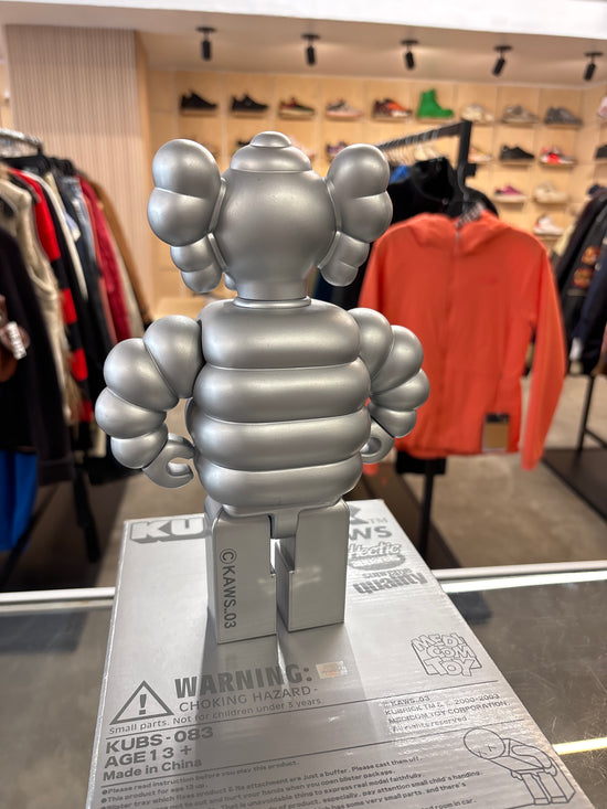 2003 KAWS/Chum Kubrick 400%