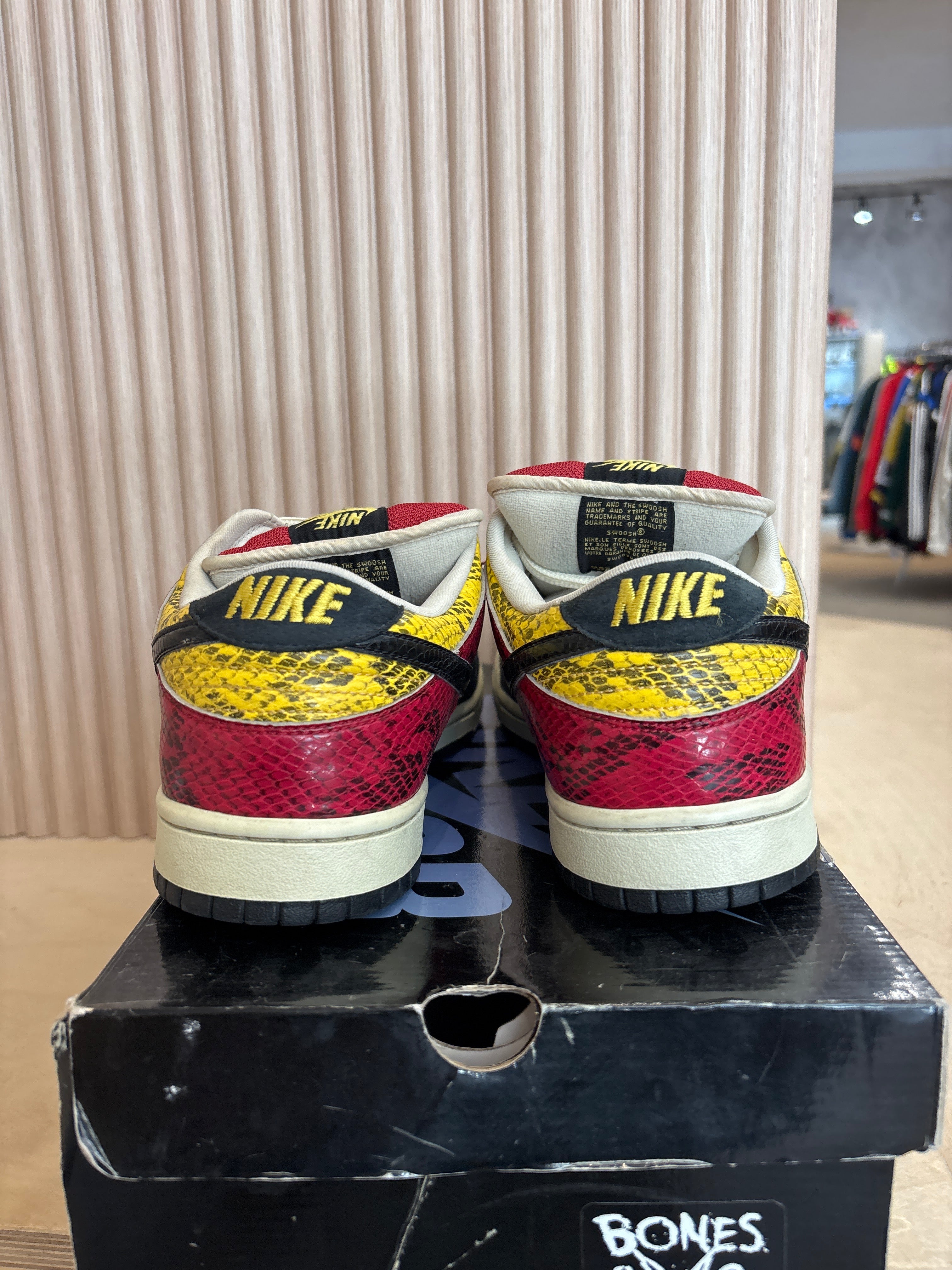 Nike SB Dunk Coral - Size 10.5