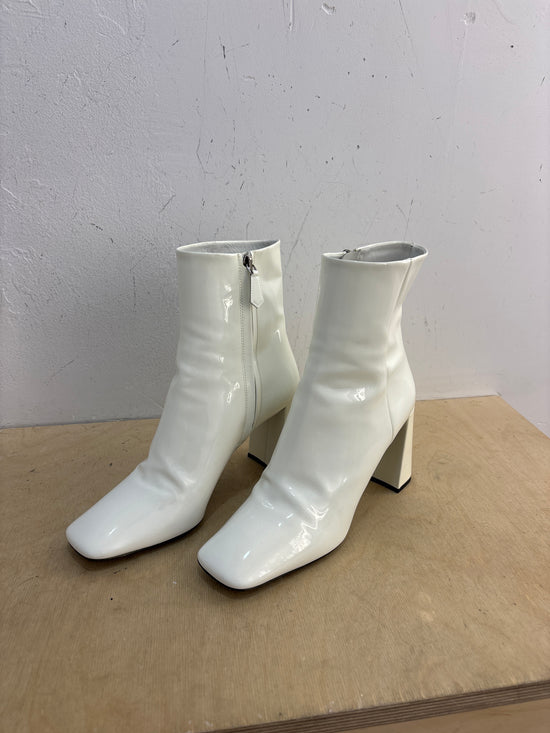 Prada white Vernice Heels - Size 38 euro