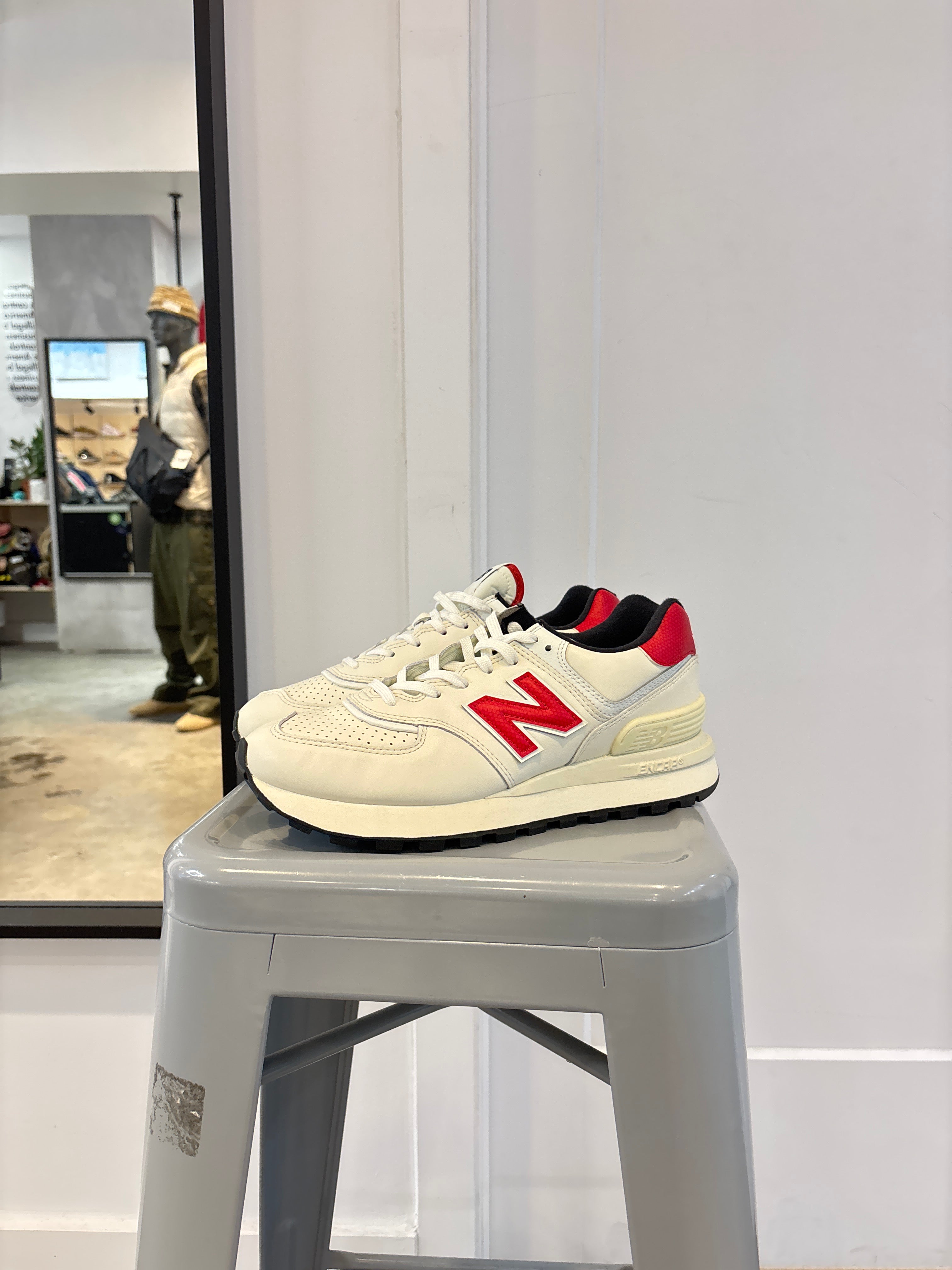 NEW New Balance 574 Angora - 8.5US