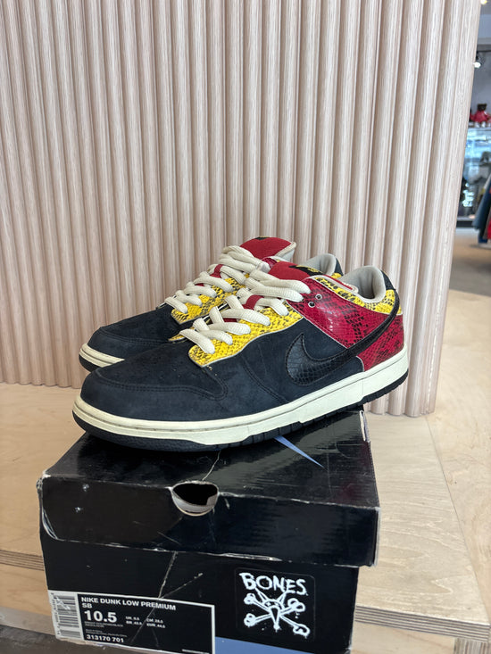 Nike SB Dunk Coral - Size 10.5