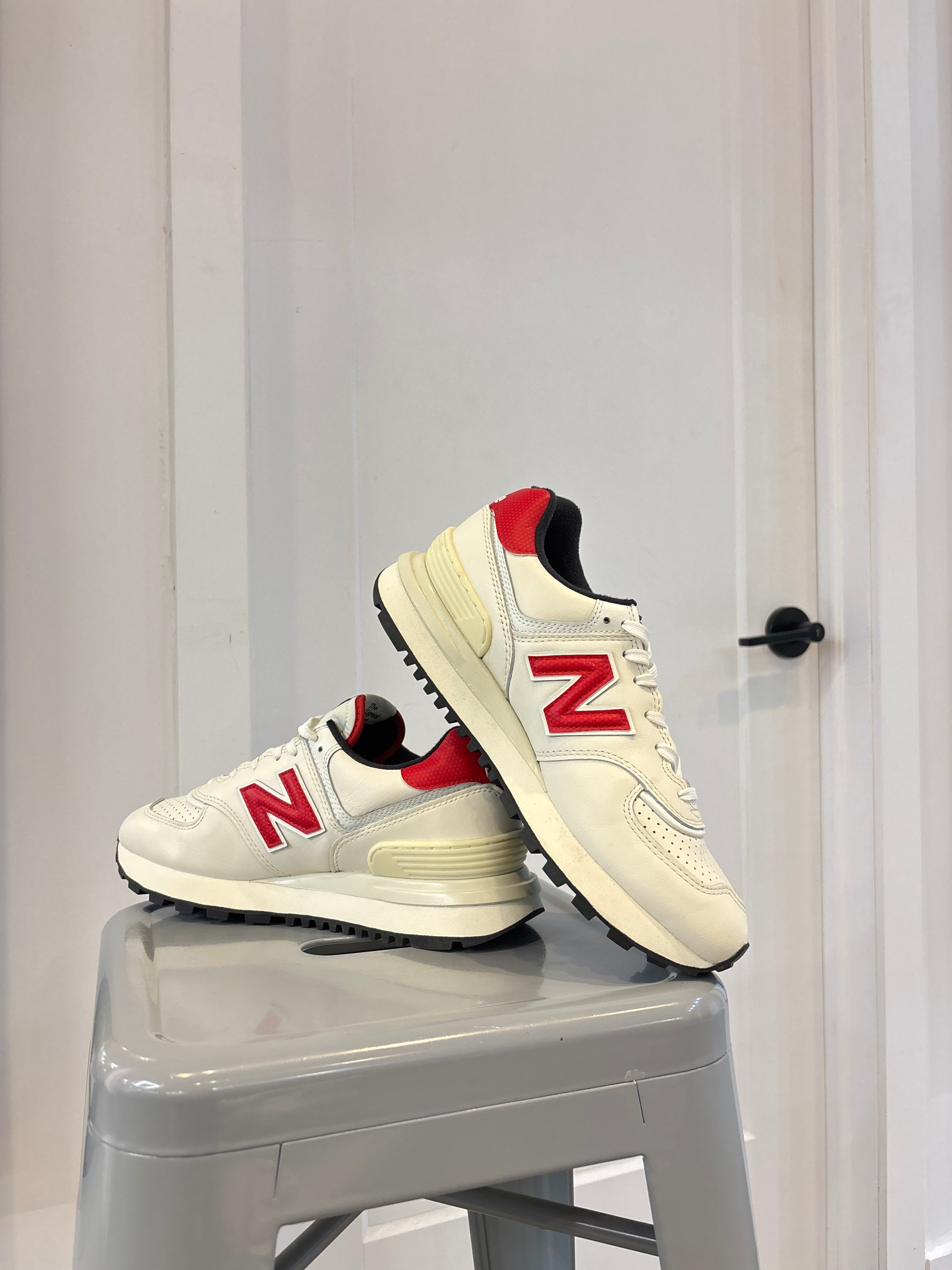 NEW New Balance 574 Angora - 8.5US