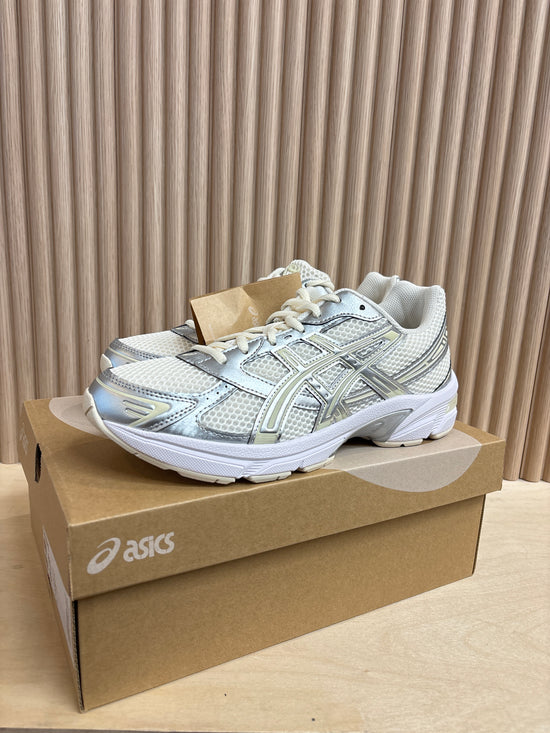 NEW ASICS Gel-1130 Tan 8.5W
