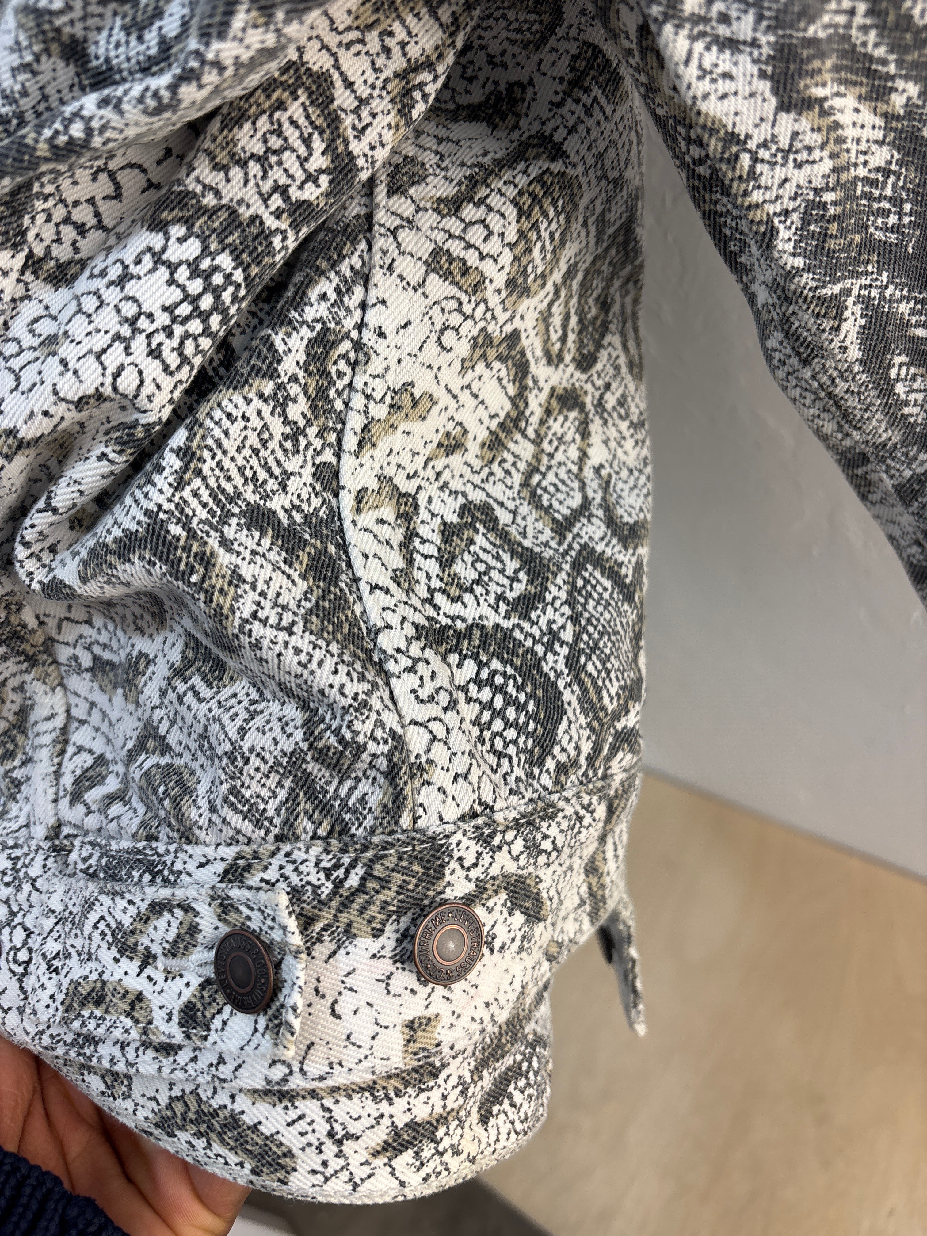 Supreme x Levis Snakeskin Jacket - M