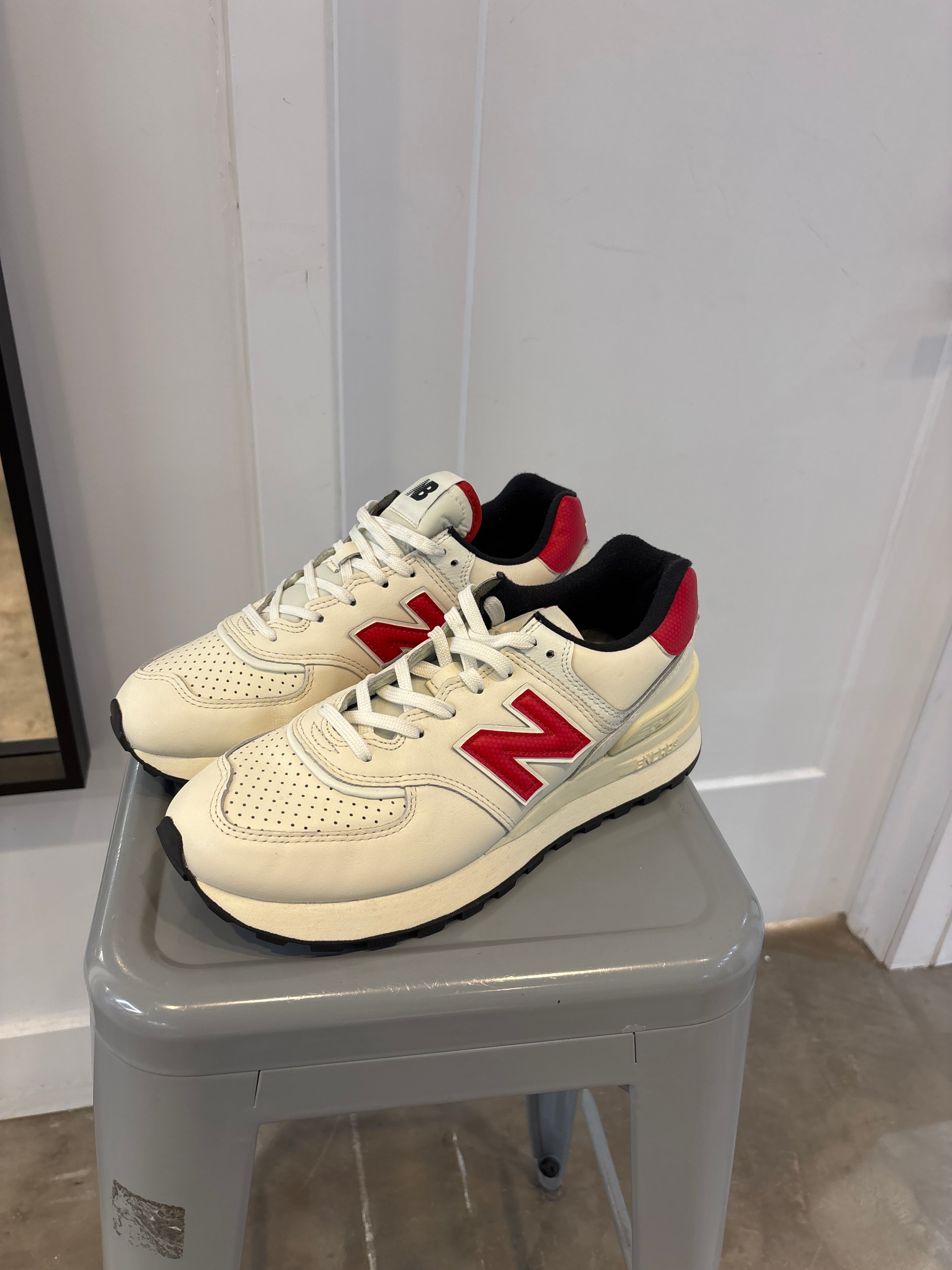 NEW New Balance 574 Angora - 8.5US