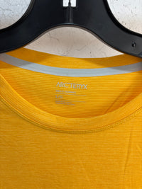 NEW Arc’teryx Cormac Yellow Longsleeve- Size L