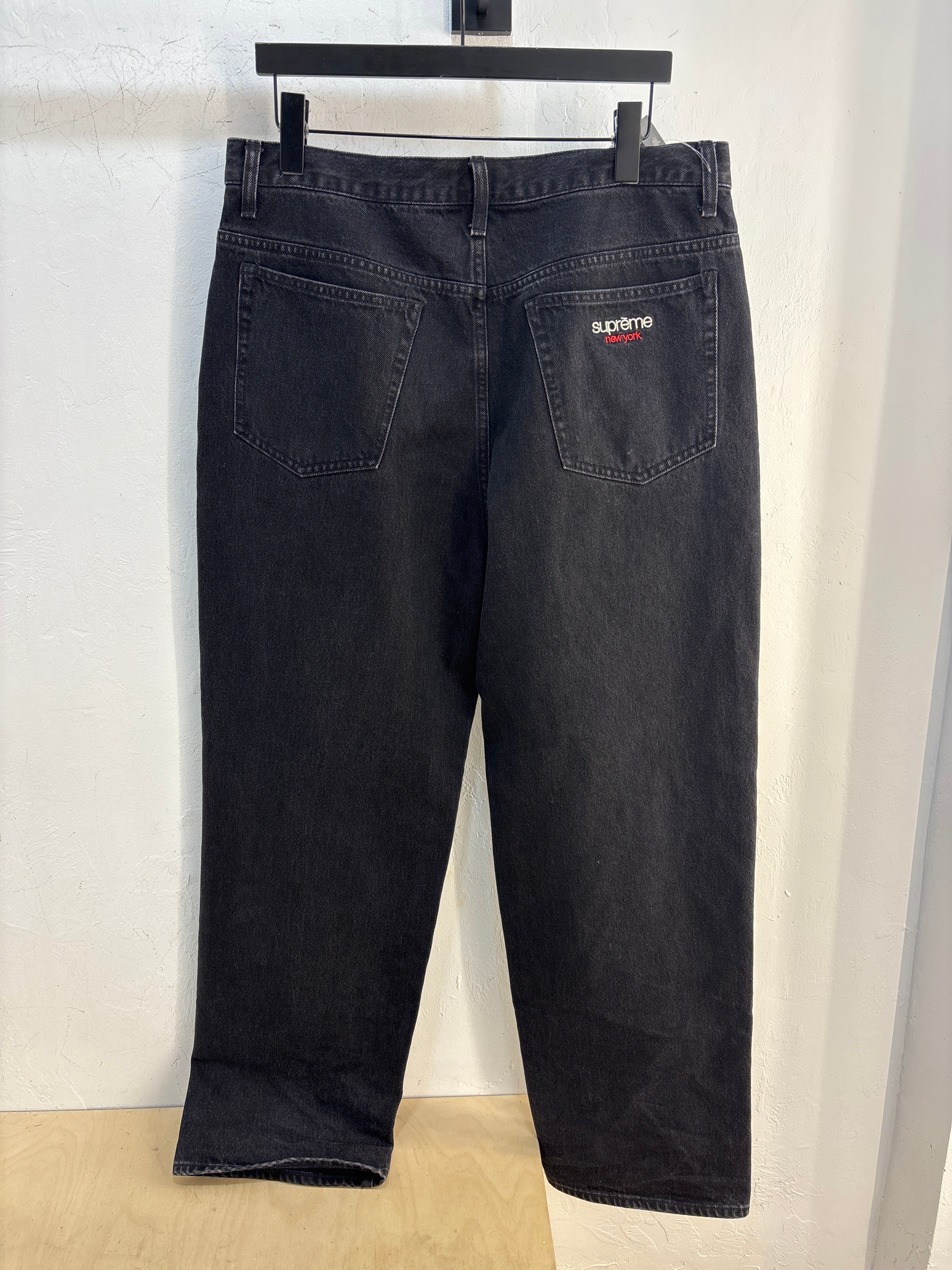 Supreme Script Baggy Denim - Size 32