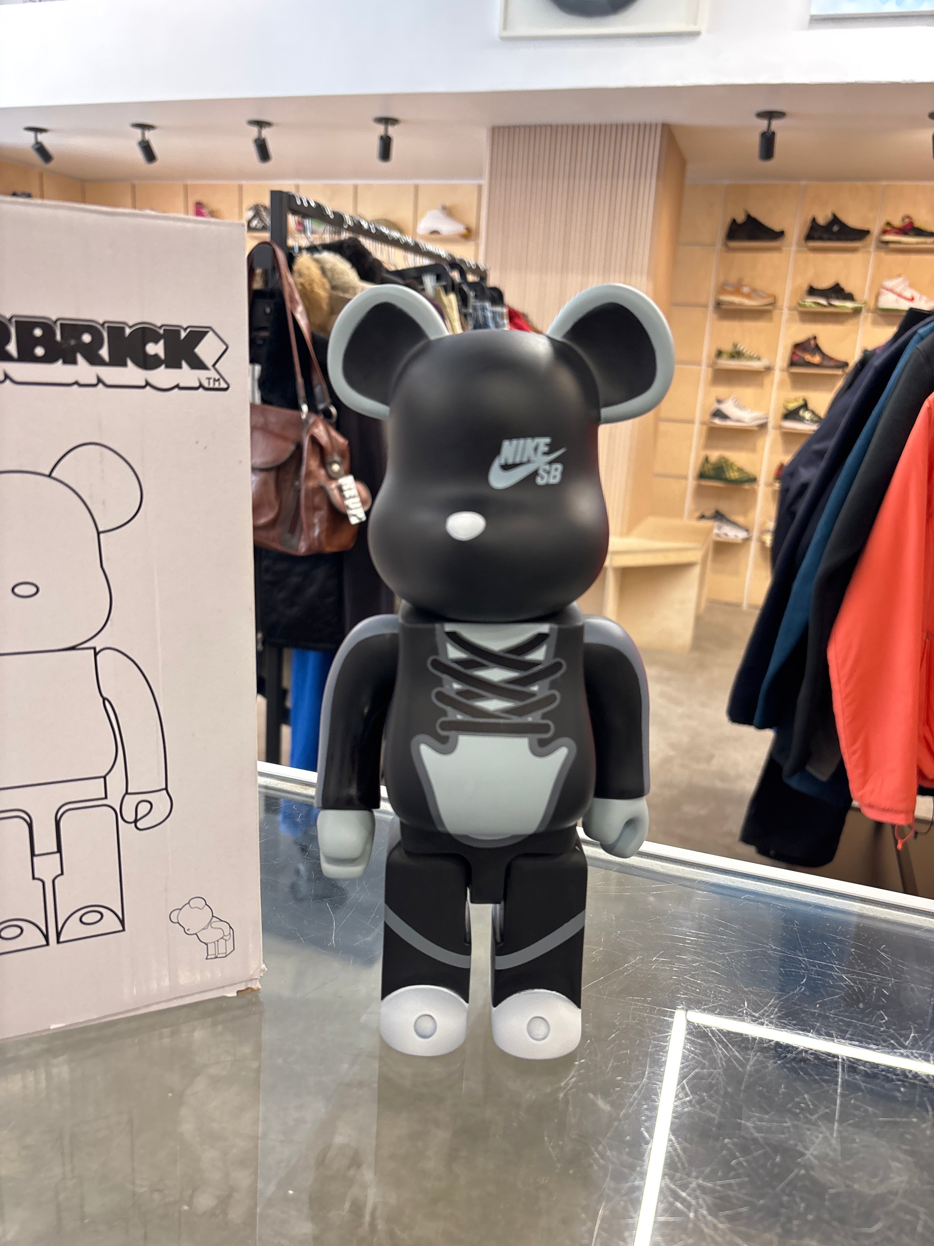 Bearbrick Nike SB 400%