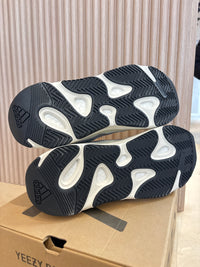 New Yeezy 700 V2 Static 11.5US