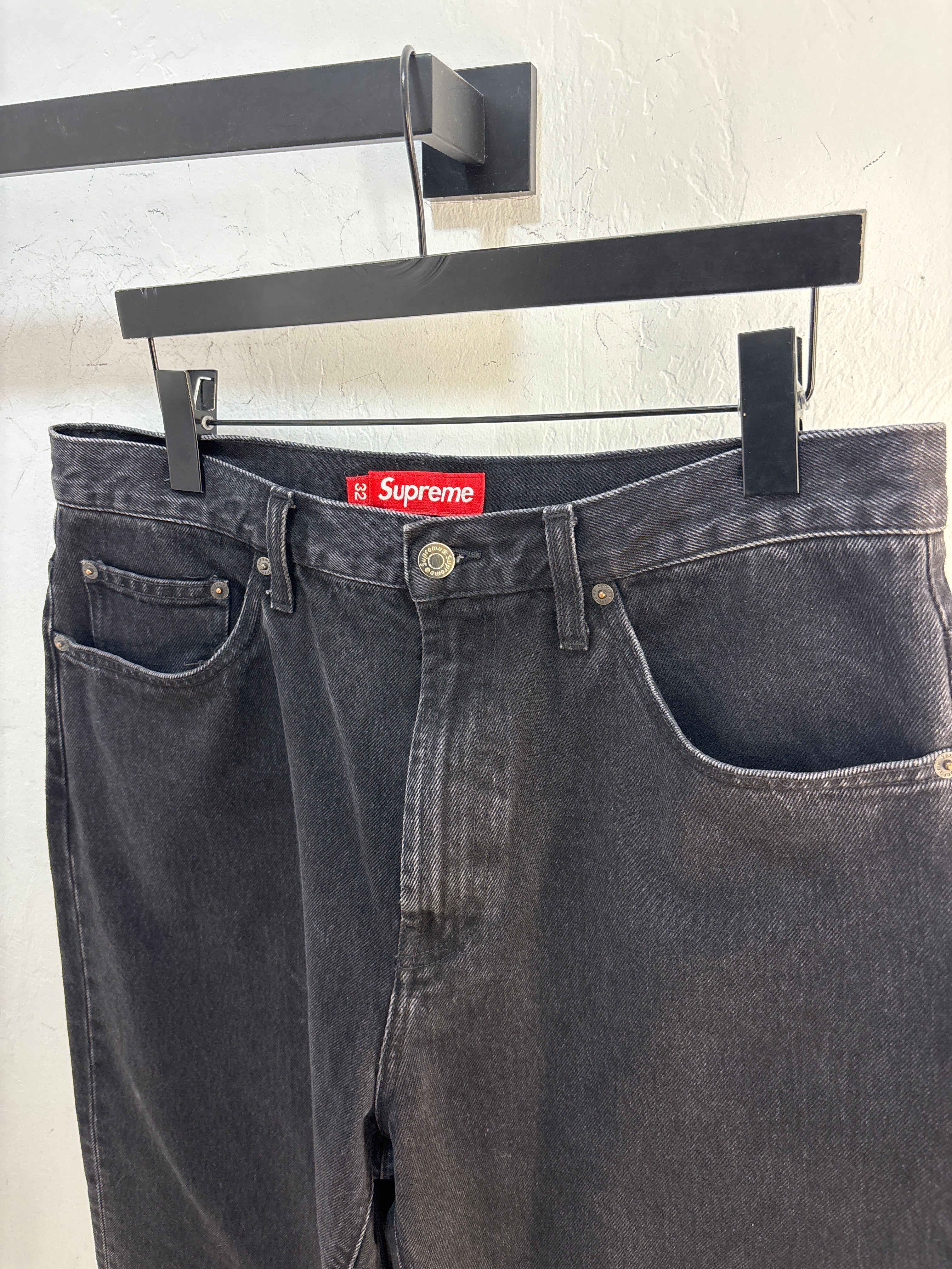 Supreme Script Baggy Denim - Size 32