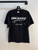 Y2K Une Galaxie près de chez vous 2 tee - Size M