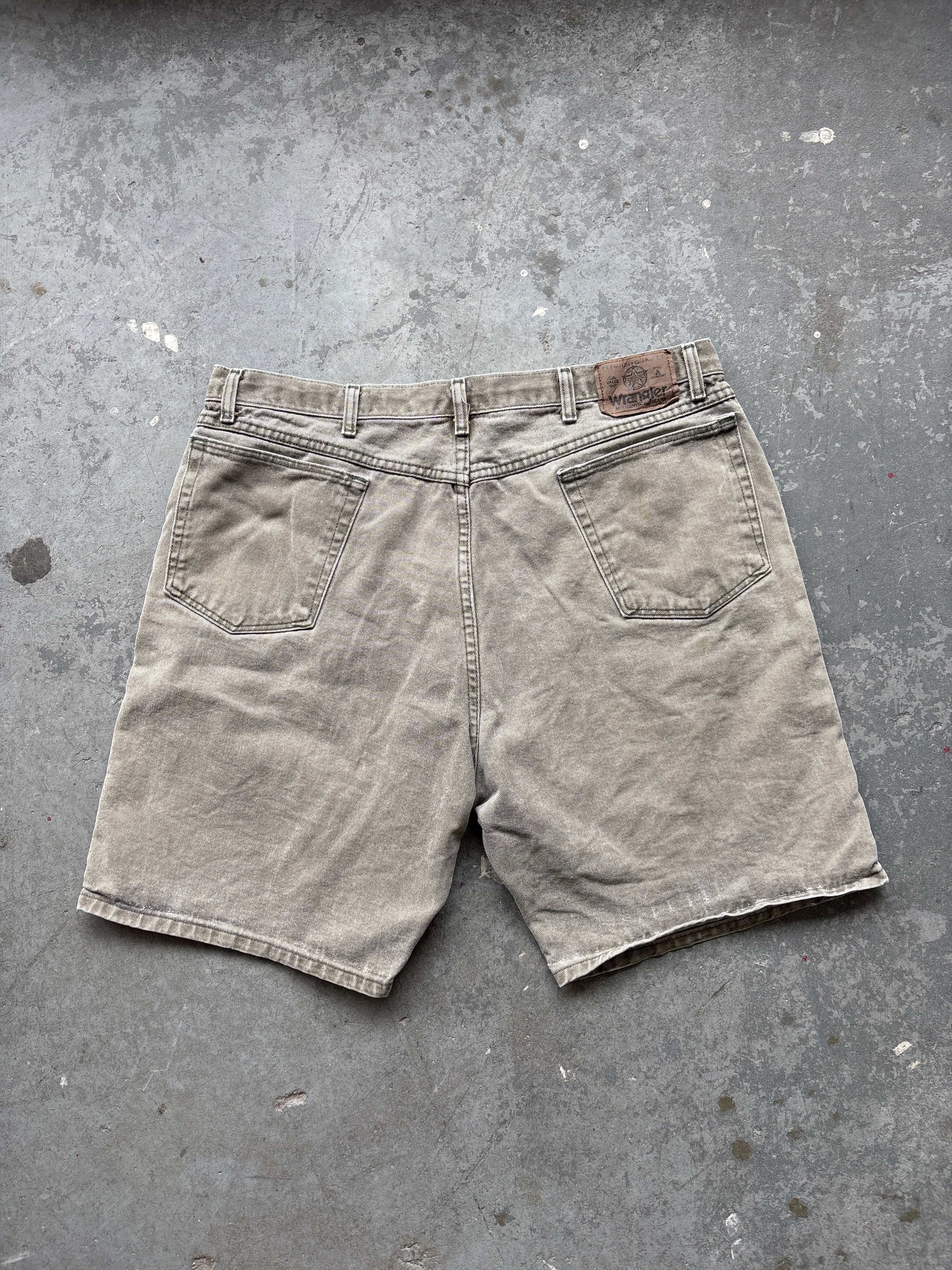Wrangler Grey denim short - Sz 40