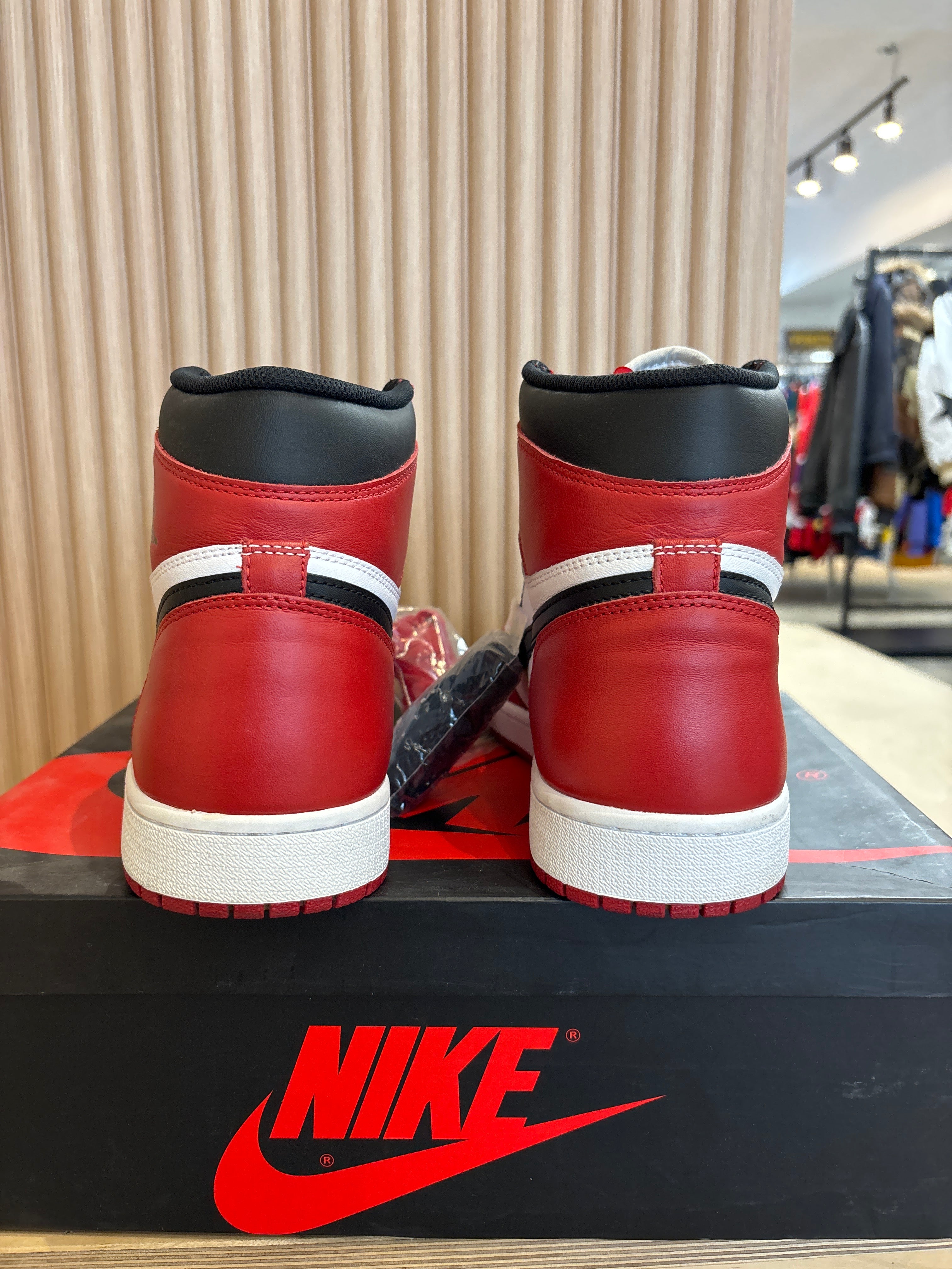 Jordan 1 Chicago 2015 - Size 13US