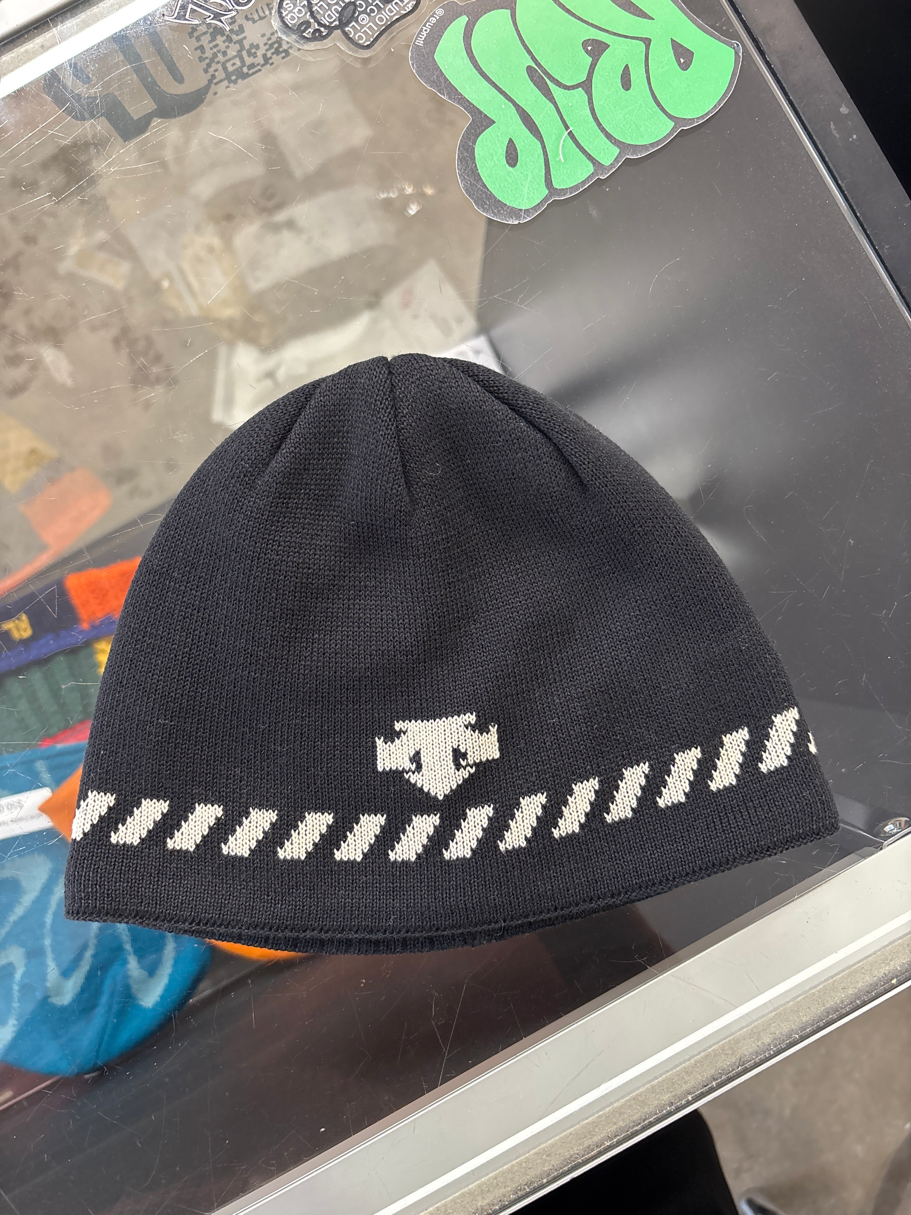 Y2K Descent Black Skully