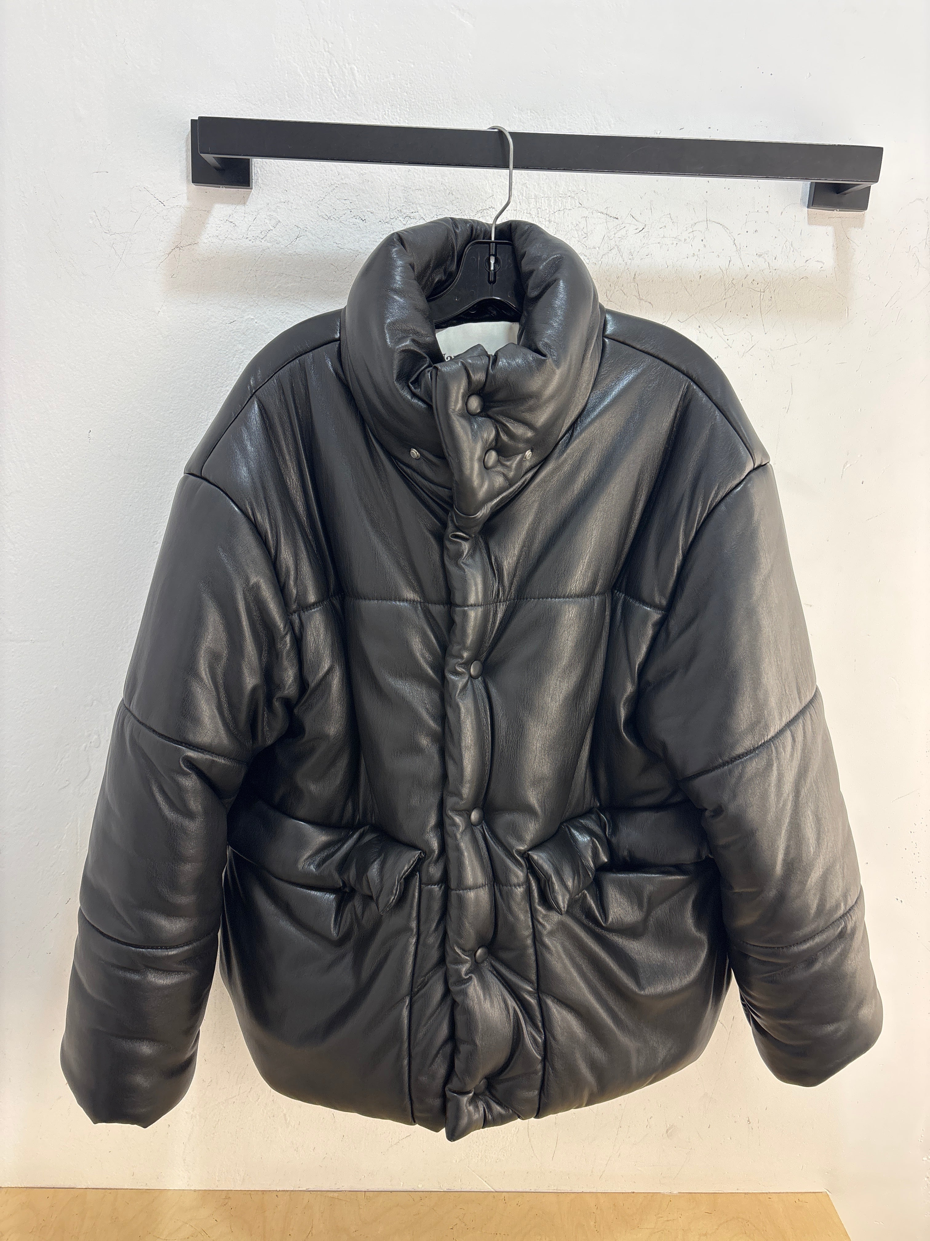 Nanushka Black Puffer Jacket - Size L(fit XL)