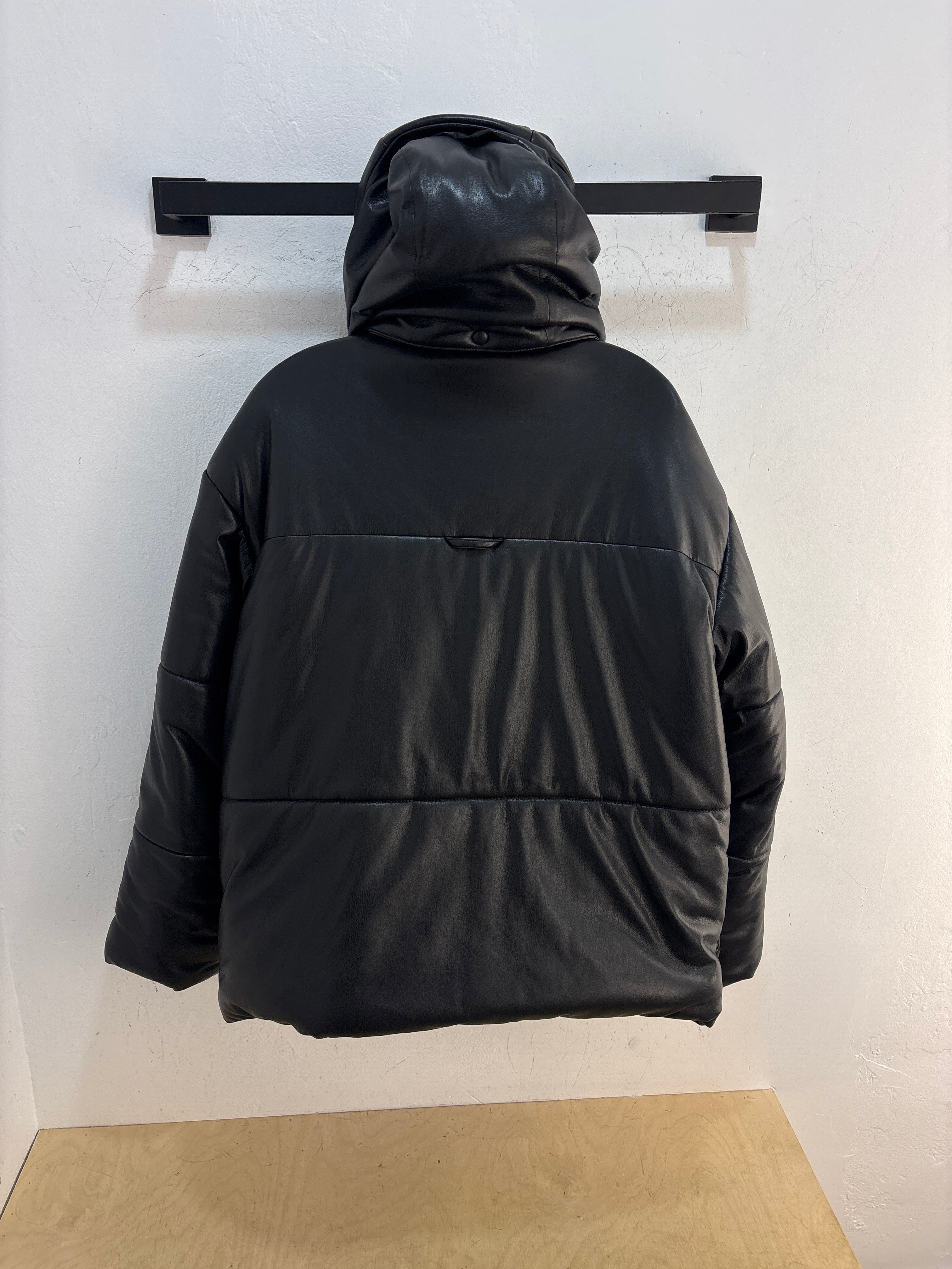 Nanushka Black Puffer Jacket - Size L(fit XL)
