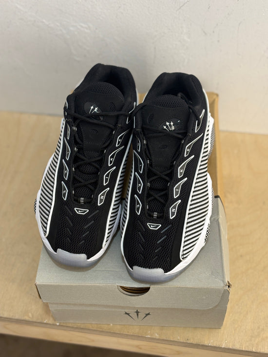 Nike Nocta Glide silver - size 9