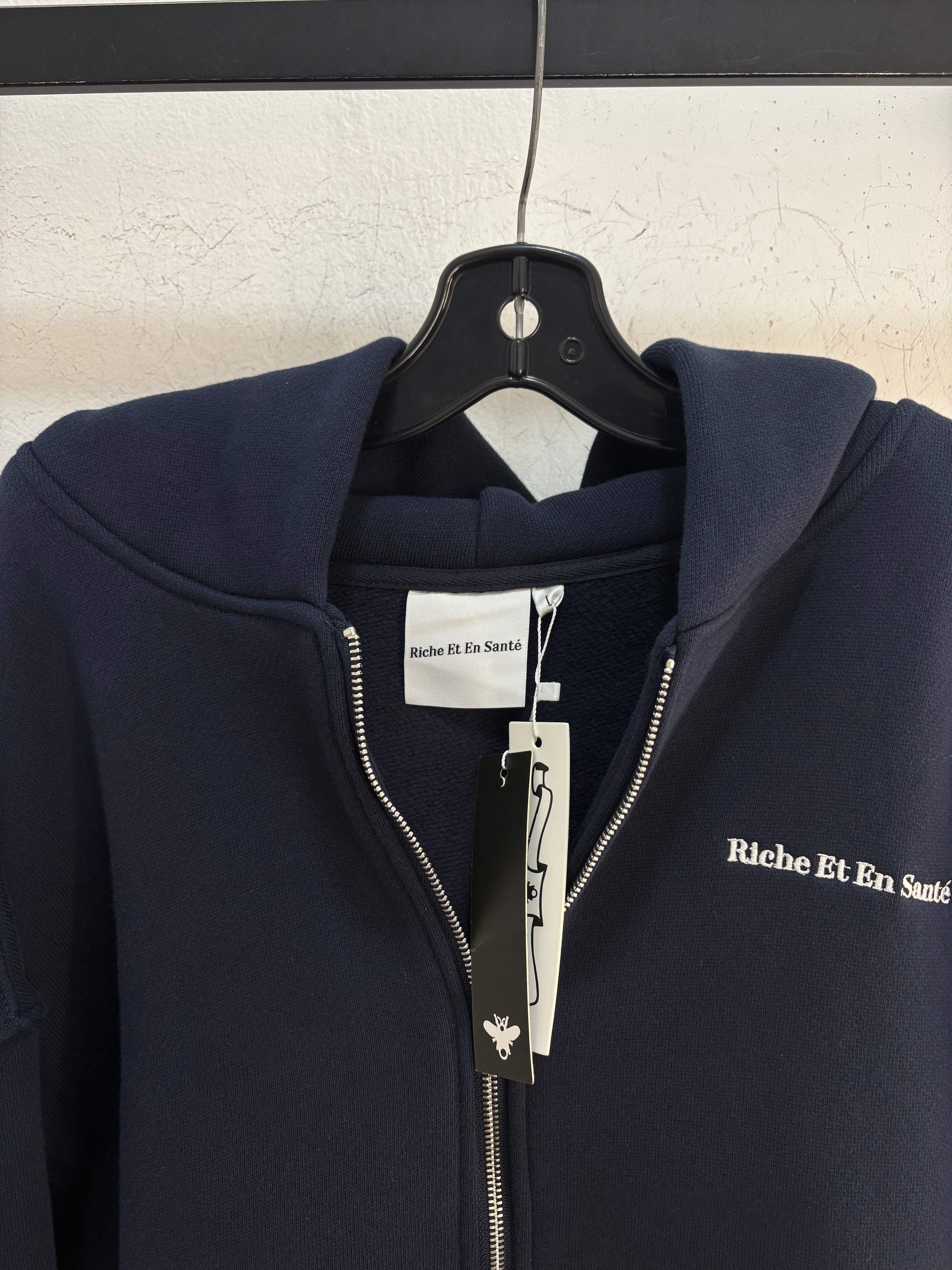 NEW Riche et en santé Navy Zipup Hoodie - M/L