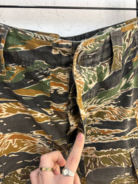 Dries Van Noten Tiger Cargo Shorts - 30