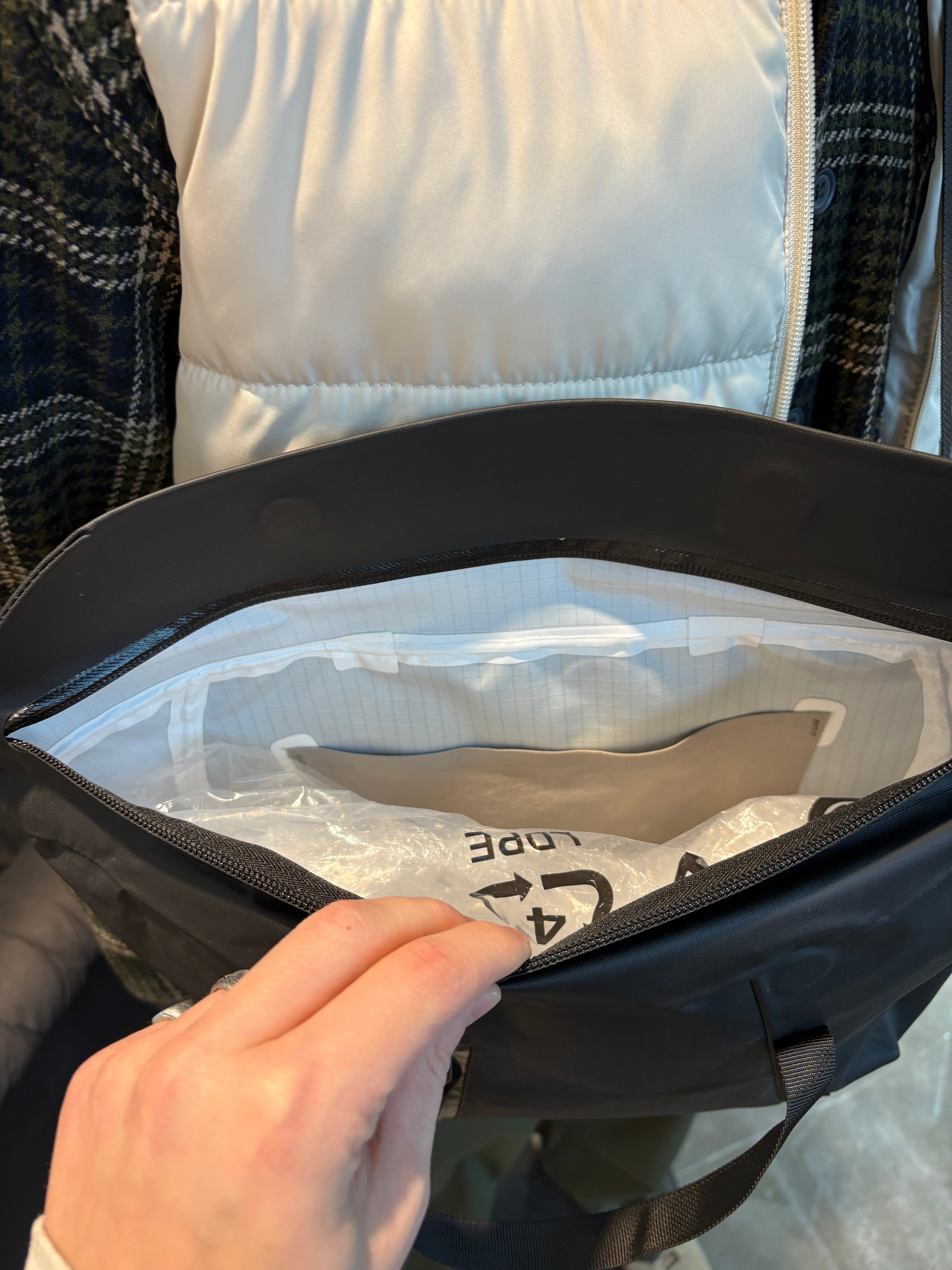 New Arcteryx Granville black small should bag