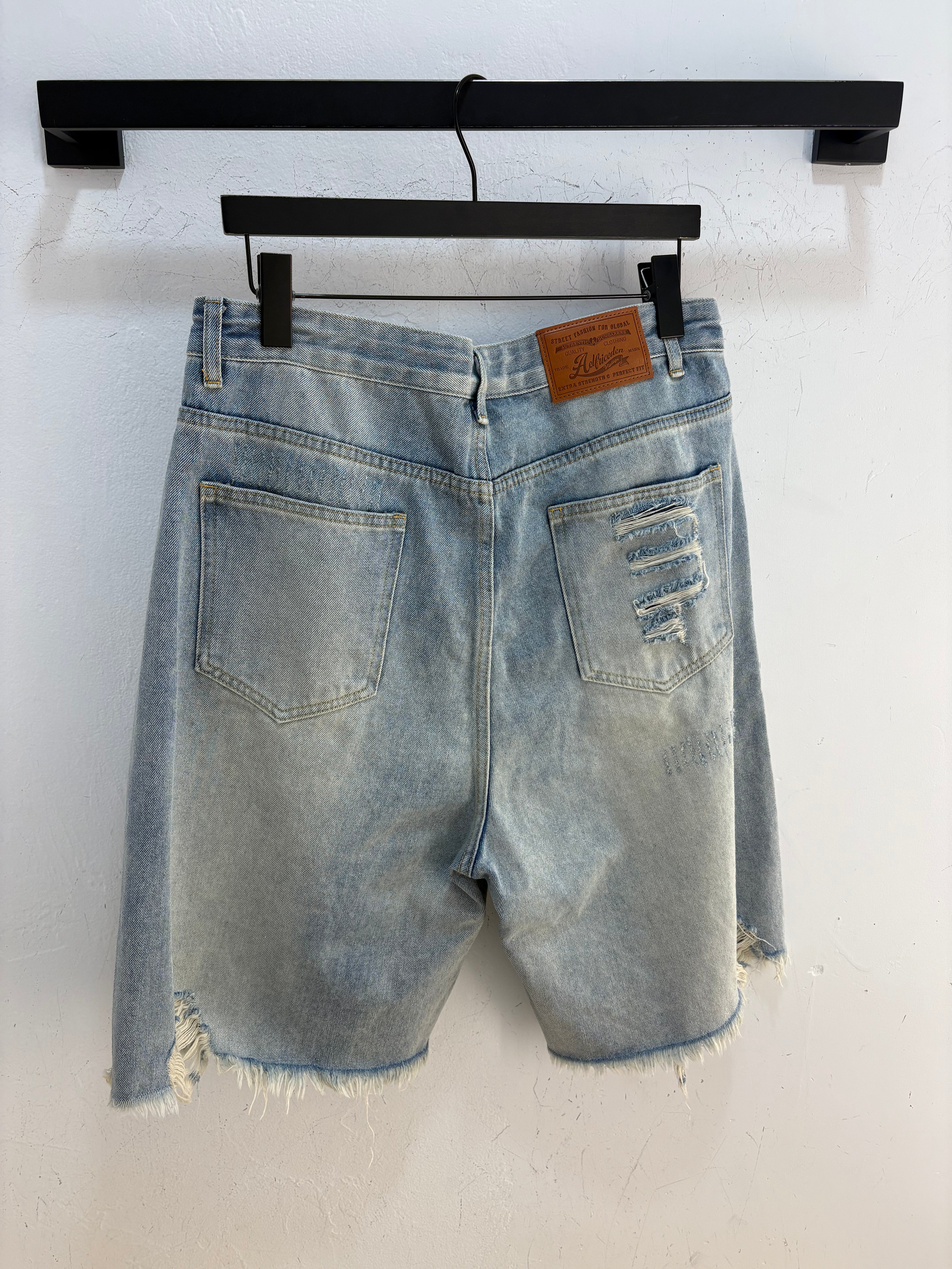 AelfricEden Pearlized jorts - size 34
