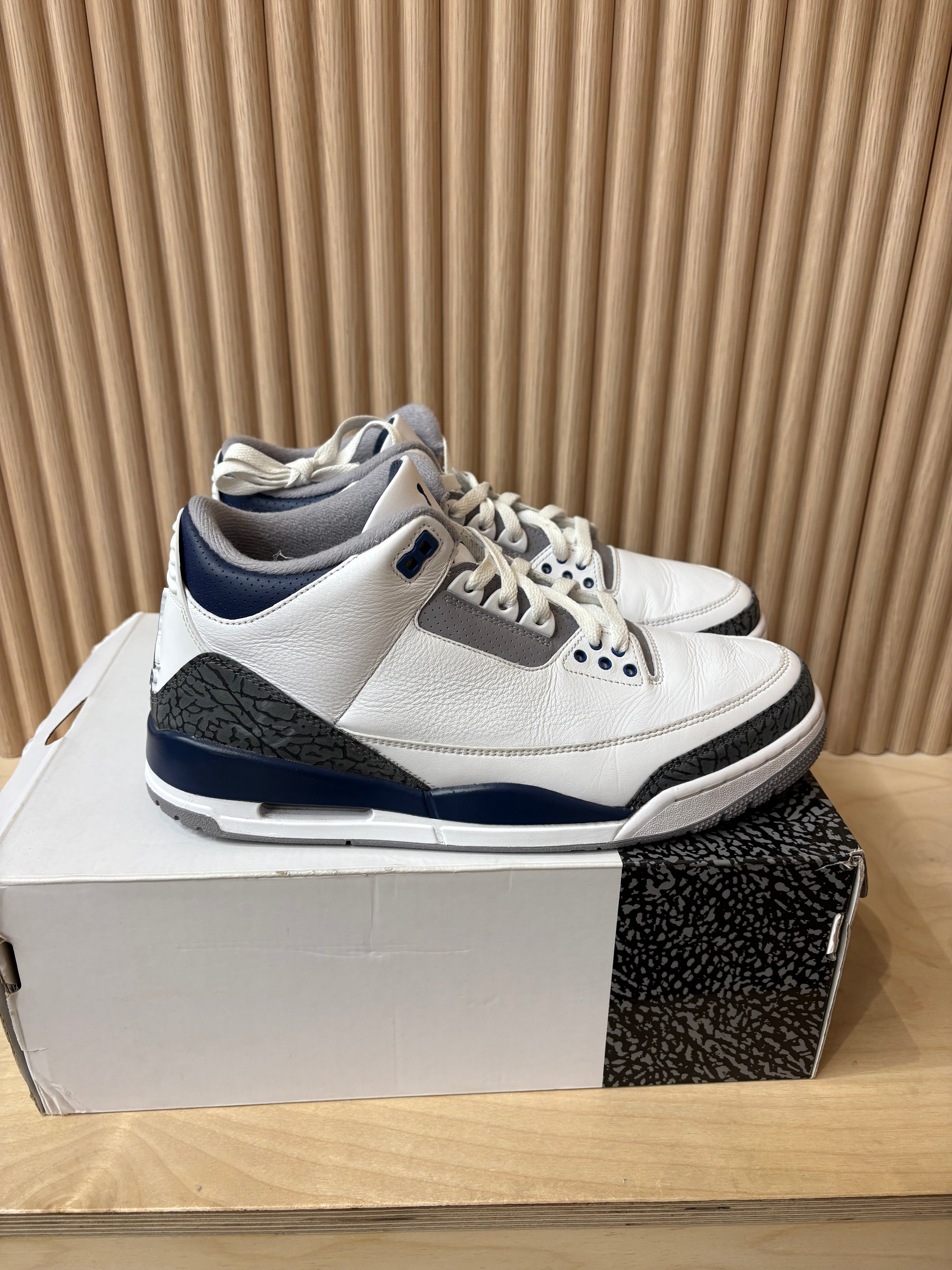 Air Jordan 3 Retro midnight navy - size 11
