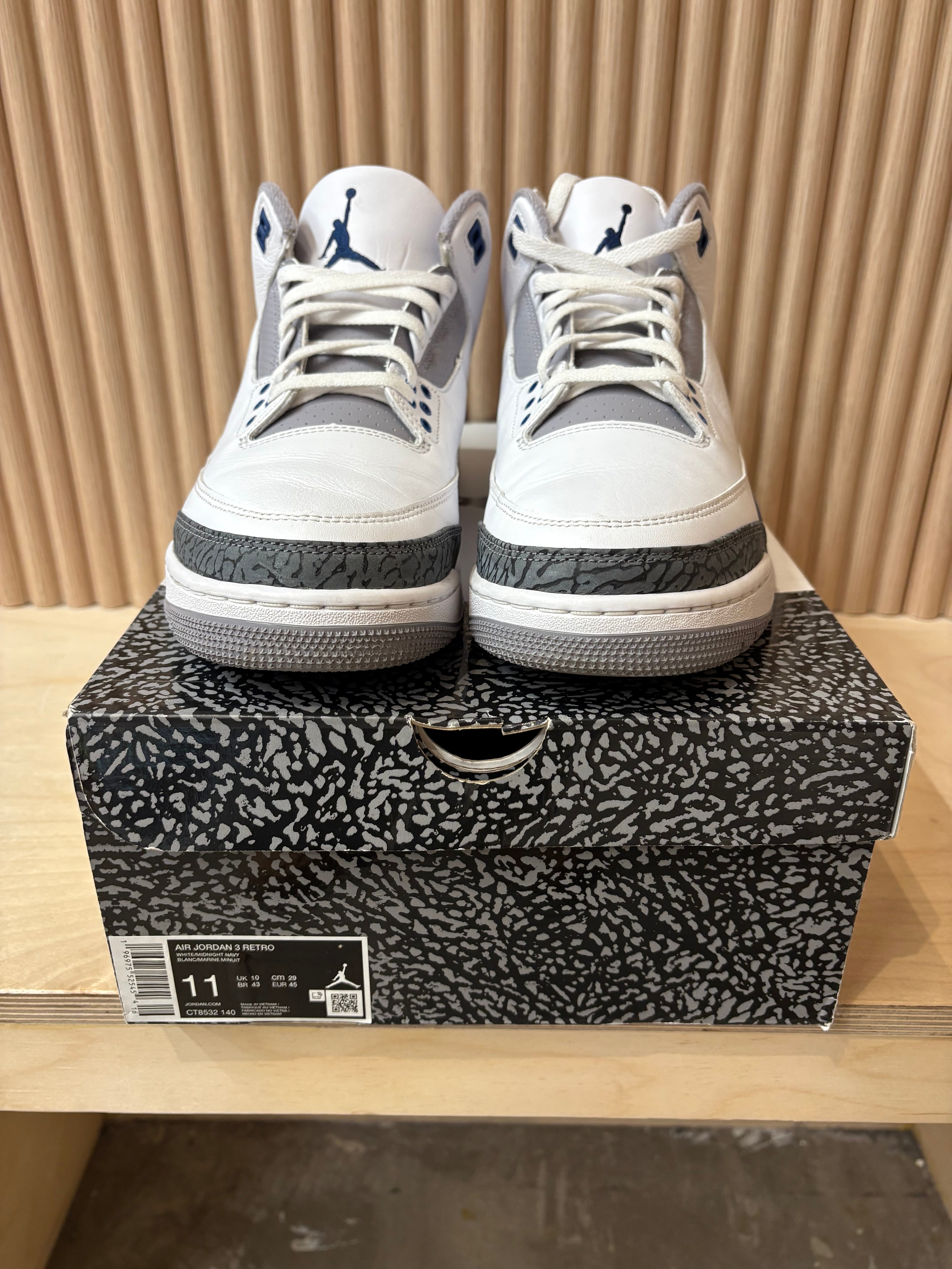 Air Jordan 3 Retro midnight navy - size 11