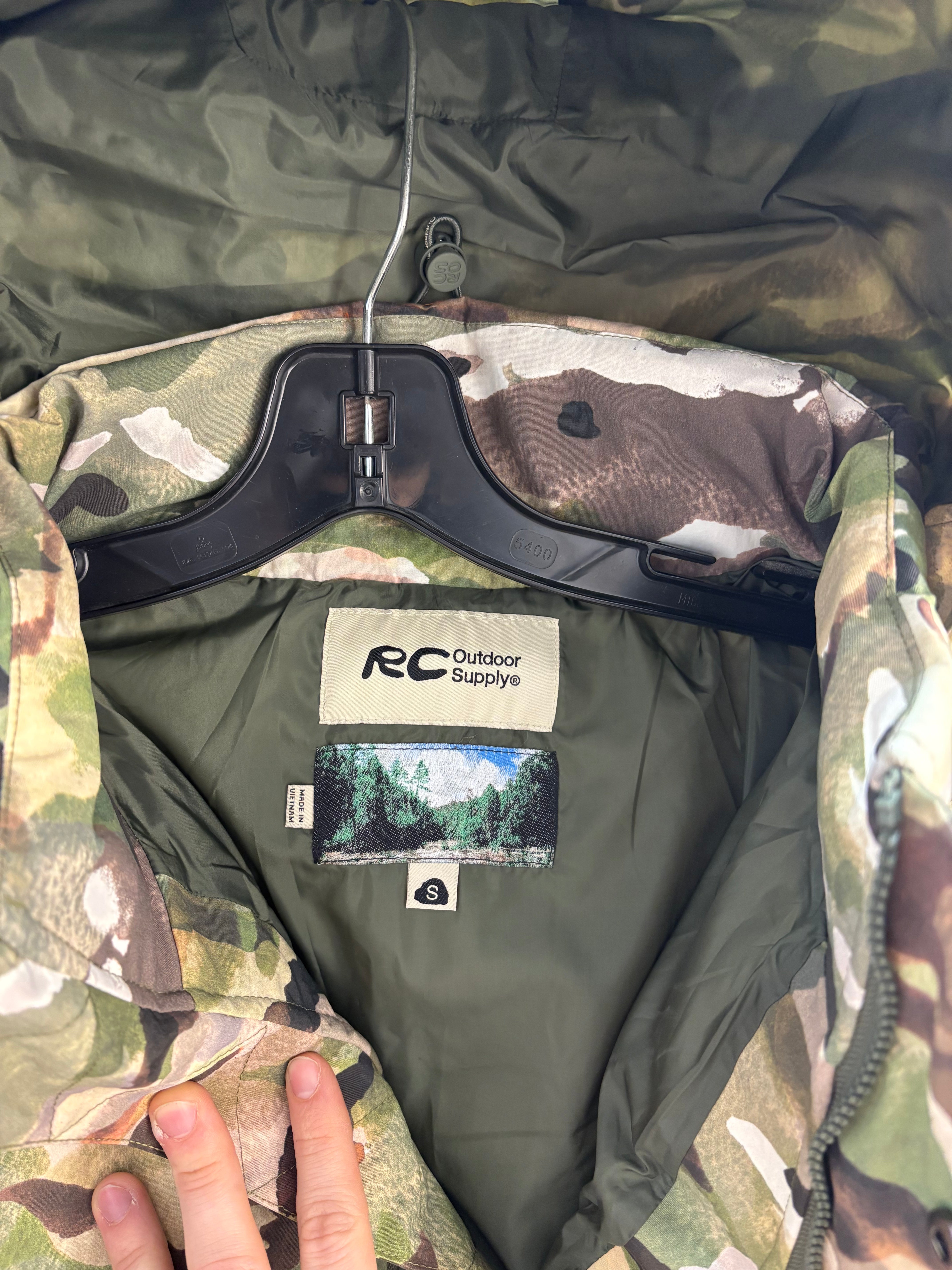 Reese Cooper Outdoor Supply Camo Puffer jacket - Size M