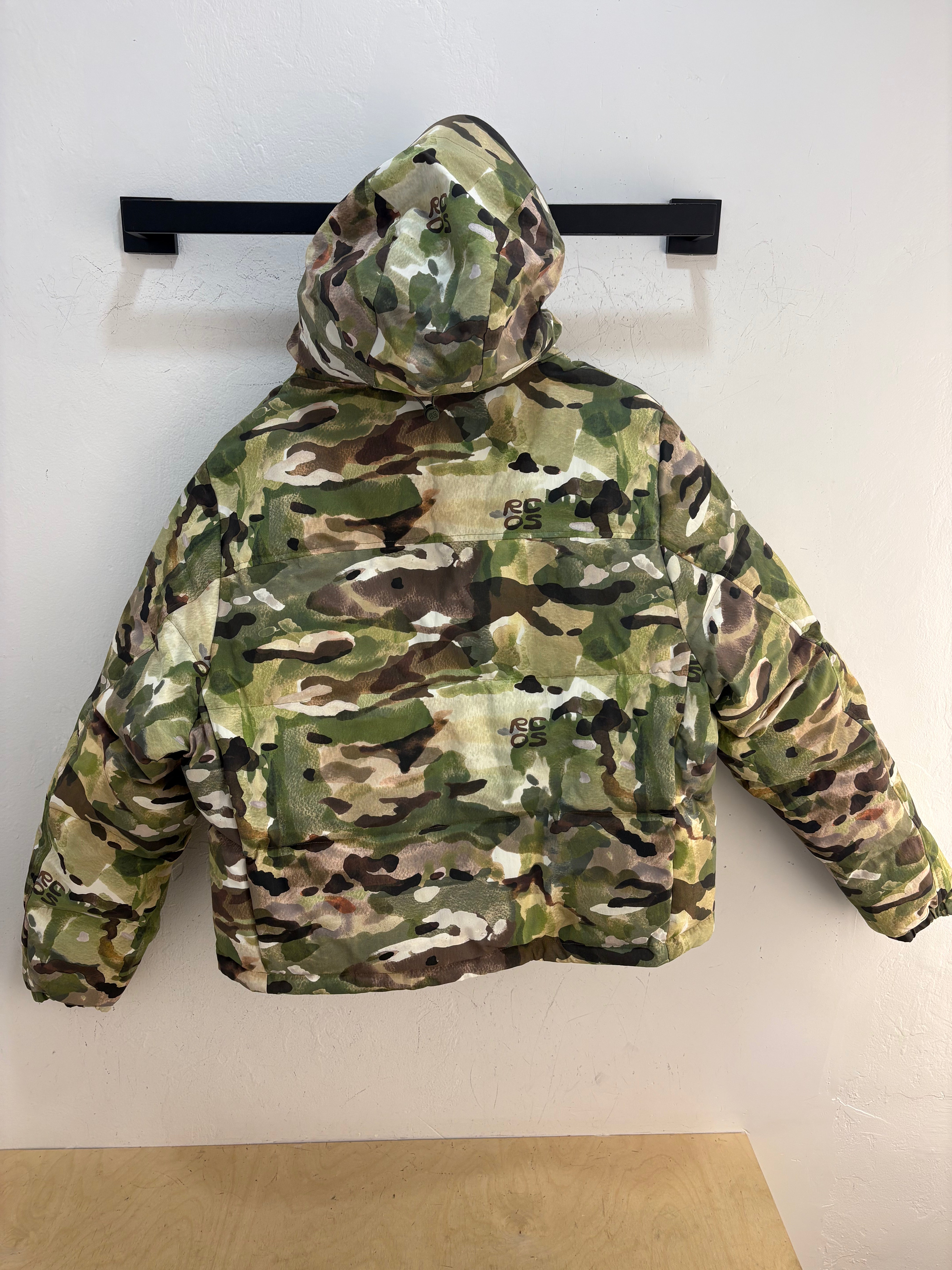 Reese Cooper Outdoor Supply Camo Puffer jacket - Size M
