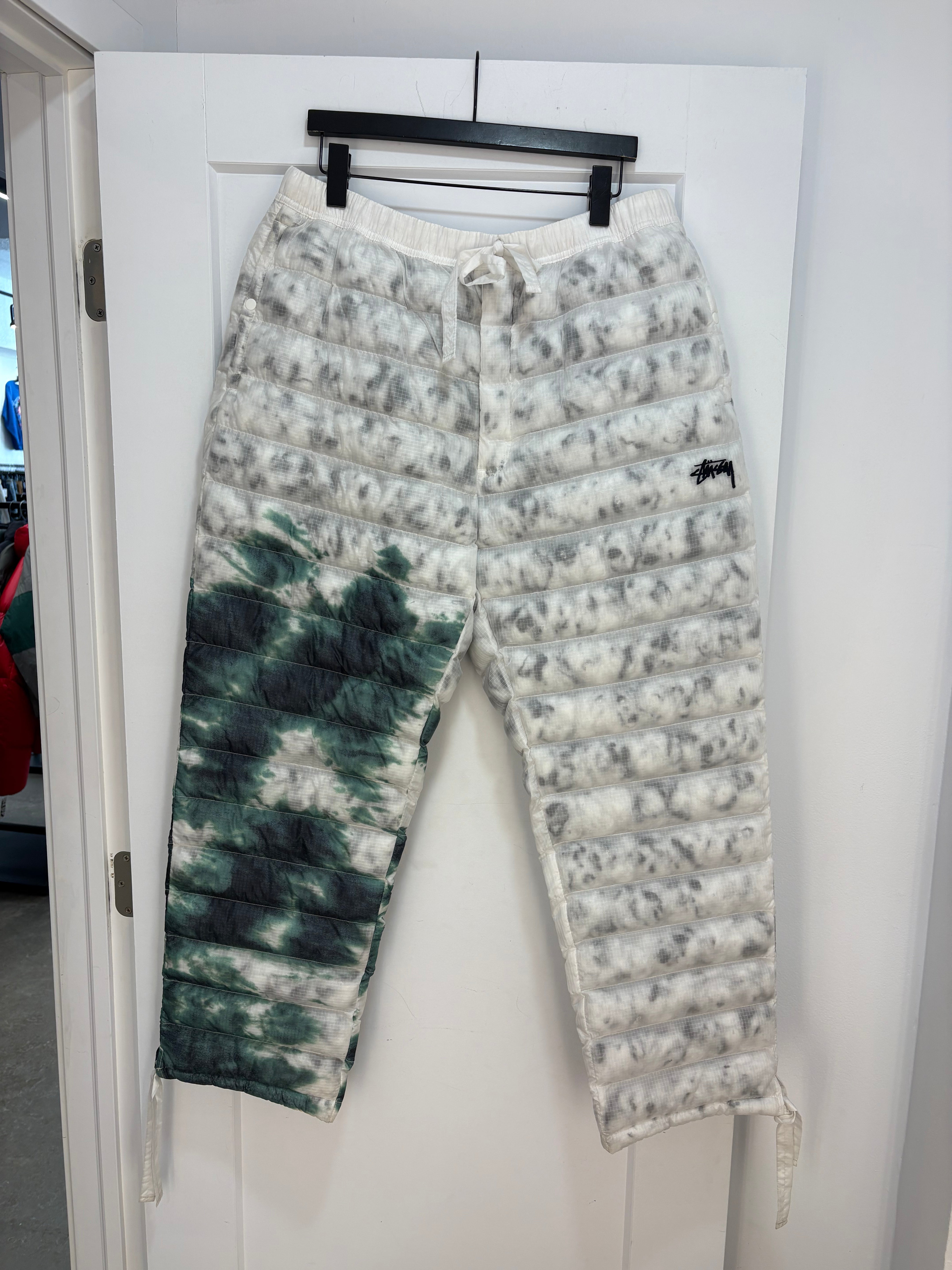 Nouveau pantalon doudoune Nike x Stussy - taille XL
