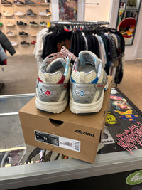 Baskets crème Mizuno MXR - taille 11