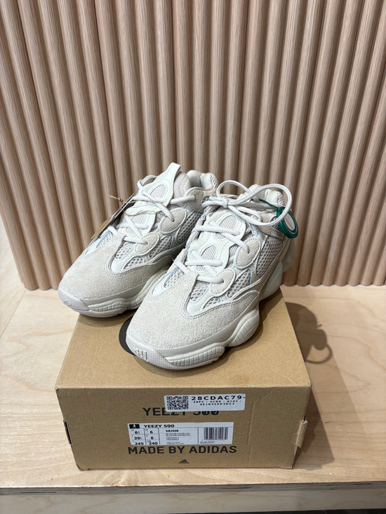 New Yeezy 500 blush - size 8w