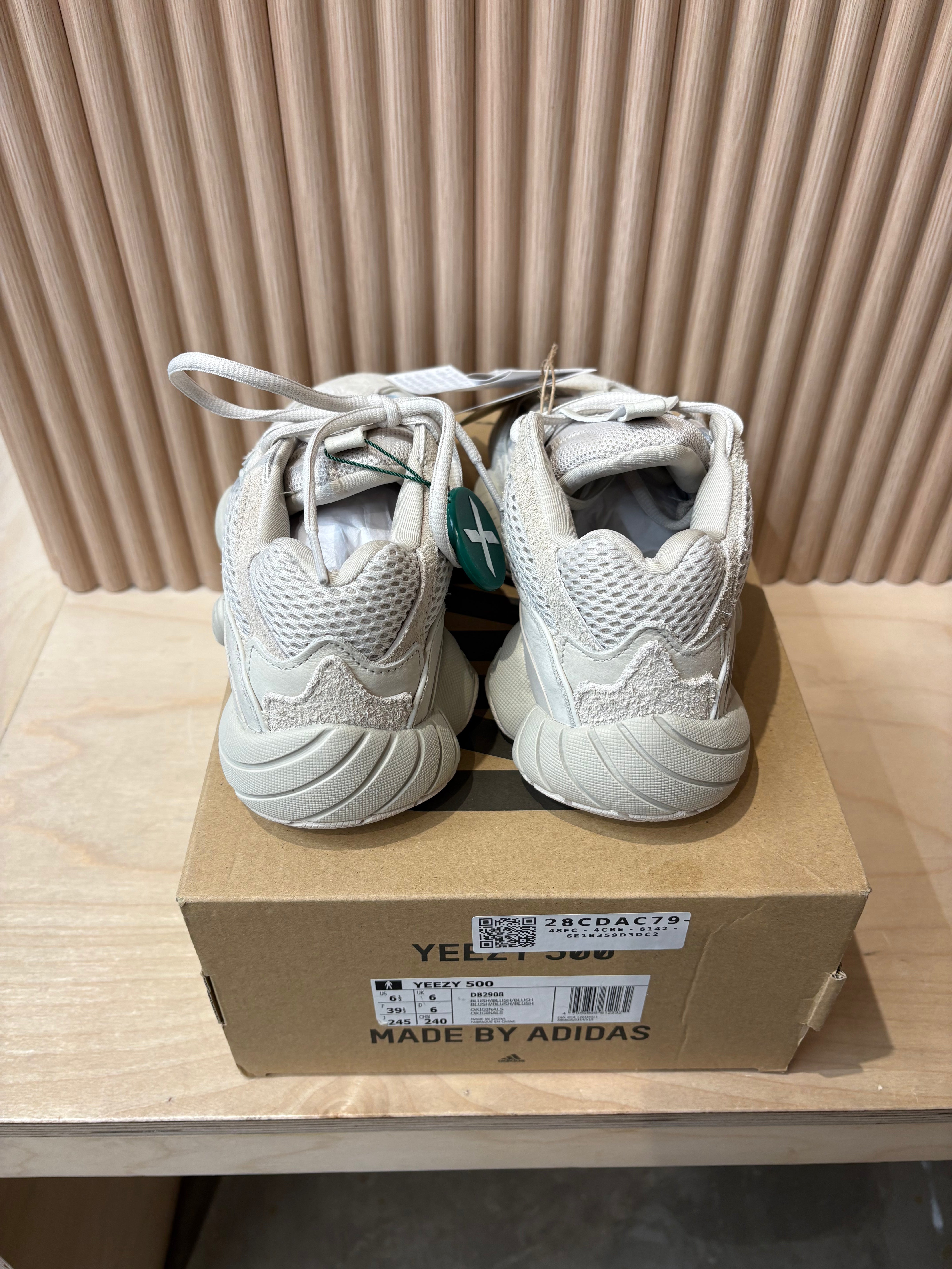 New Yeezy 500 blush - size 8w
