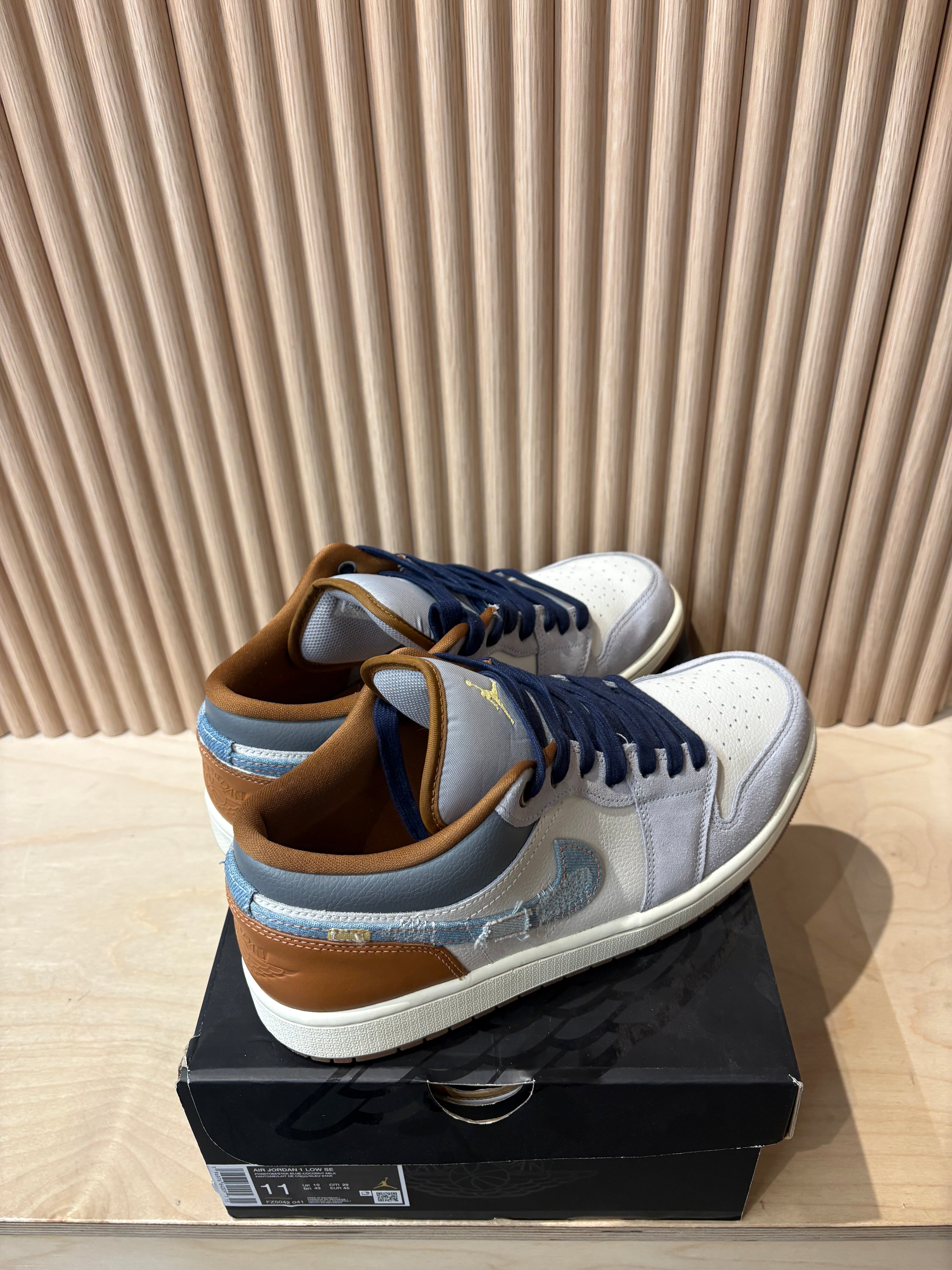Air Jordan 1 low phantom/coco milk - size 11
