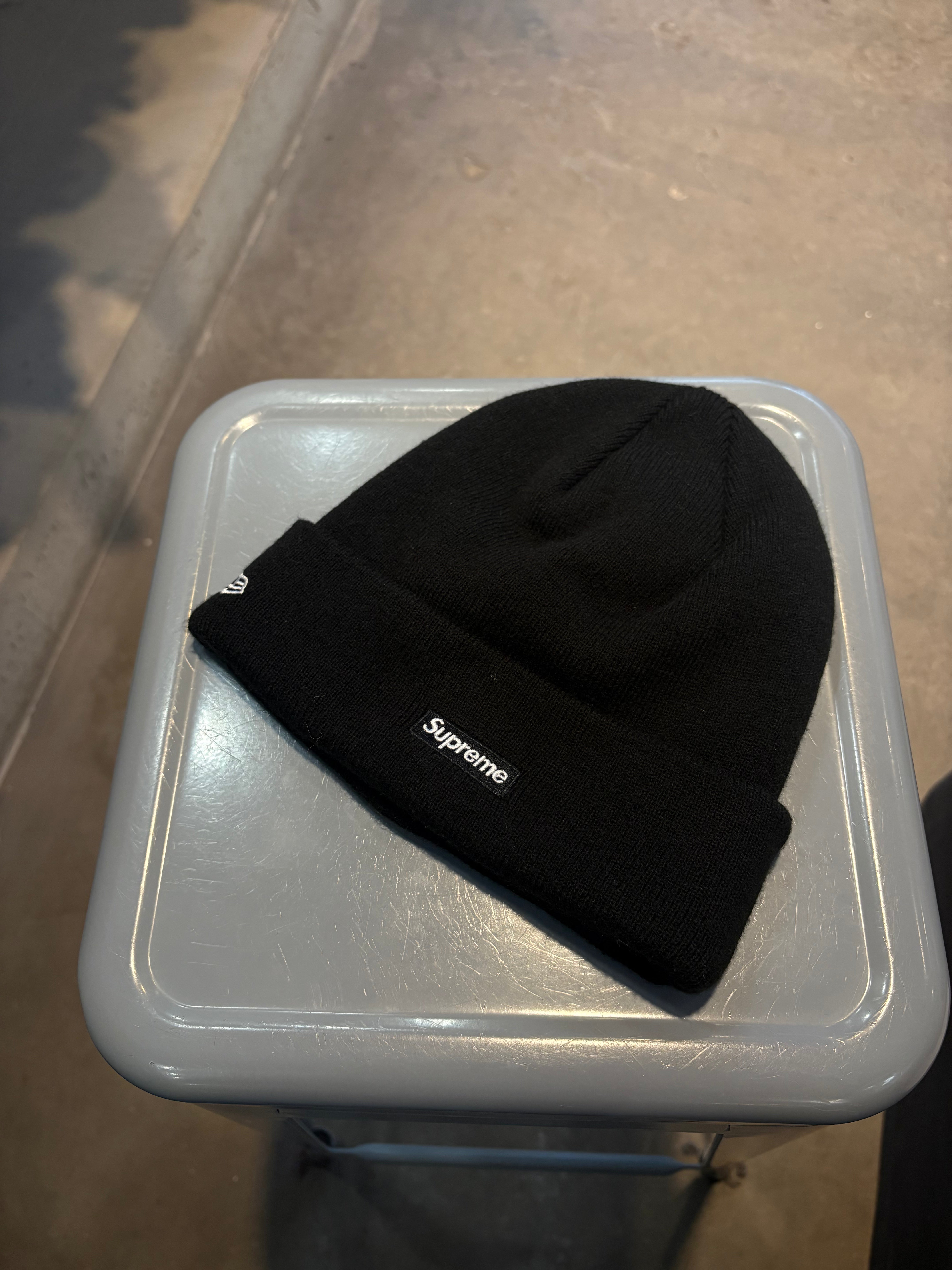 Supreme x New Era black "S" beanie