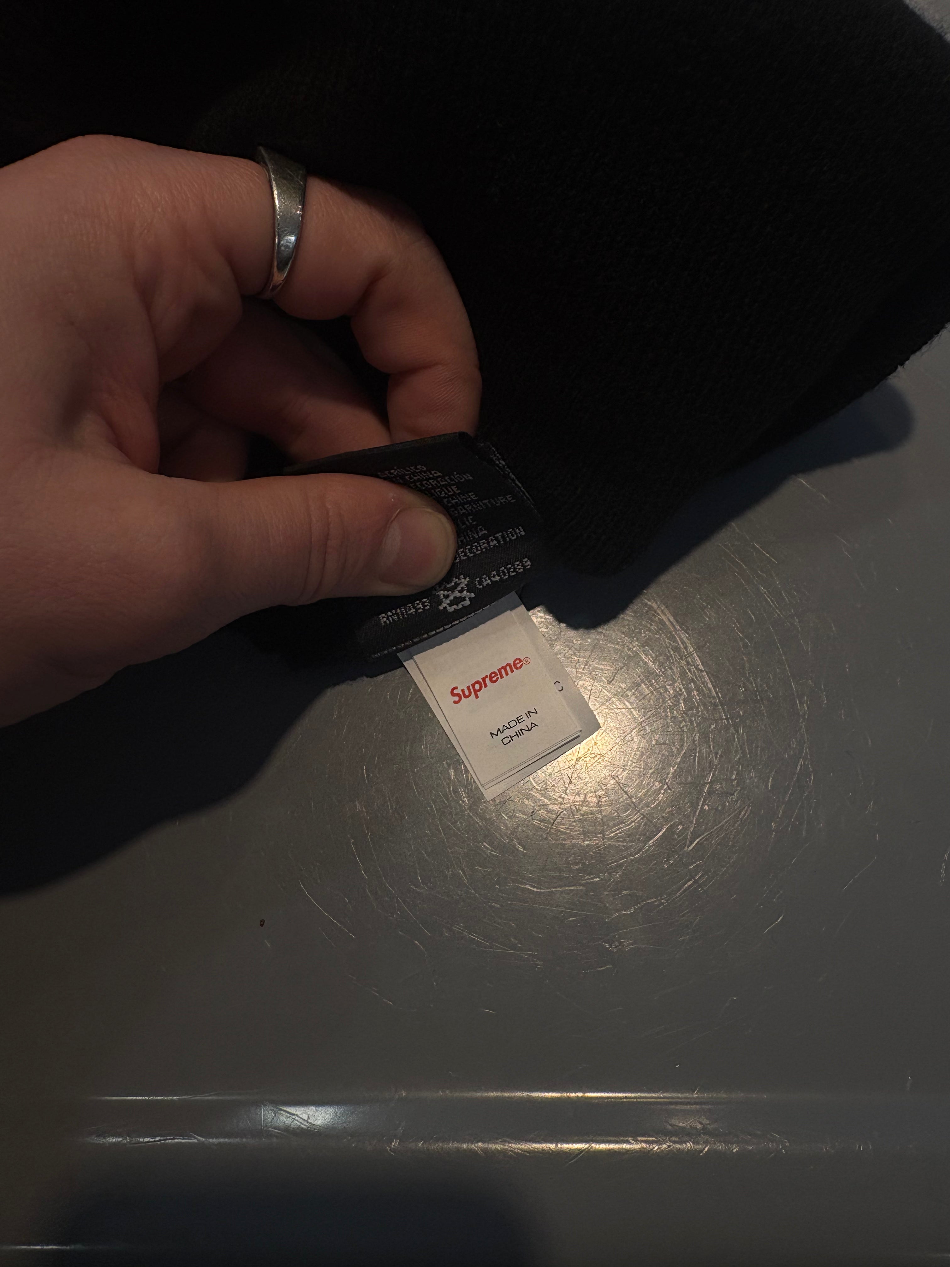 Supreme x New Era black "S" beanie