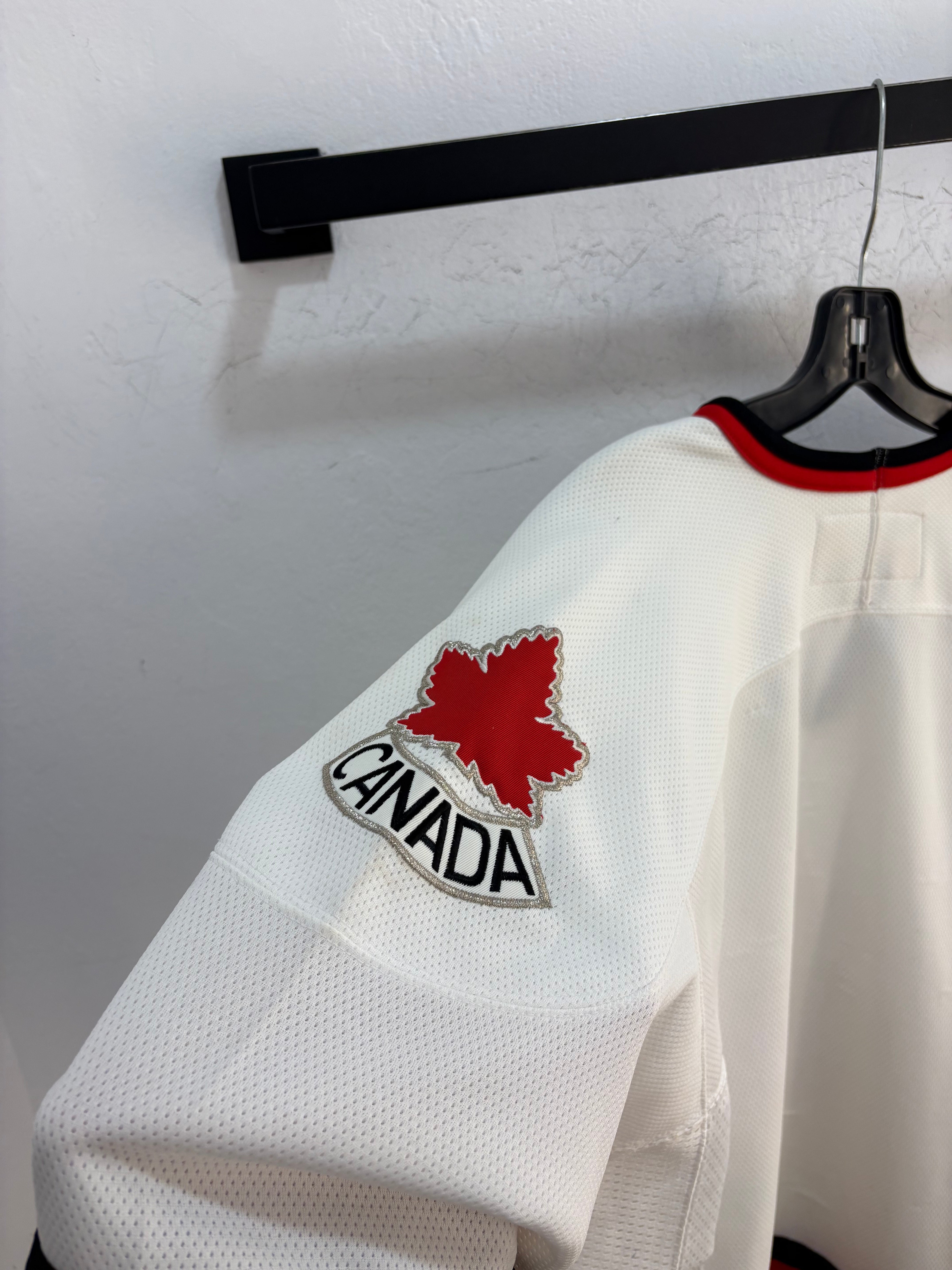 Y2k Nike team canada jersey - size M