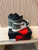 Air Jordan 1 high olive green - size 13