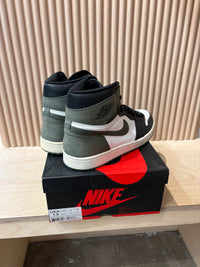 Air Jordan 1 high olive green - size 13