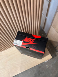 Air Jordan 1 high olive green - size 13
