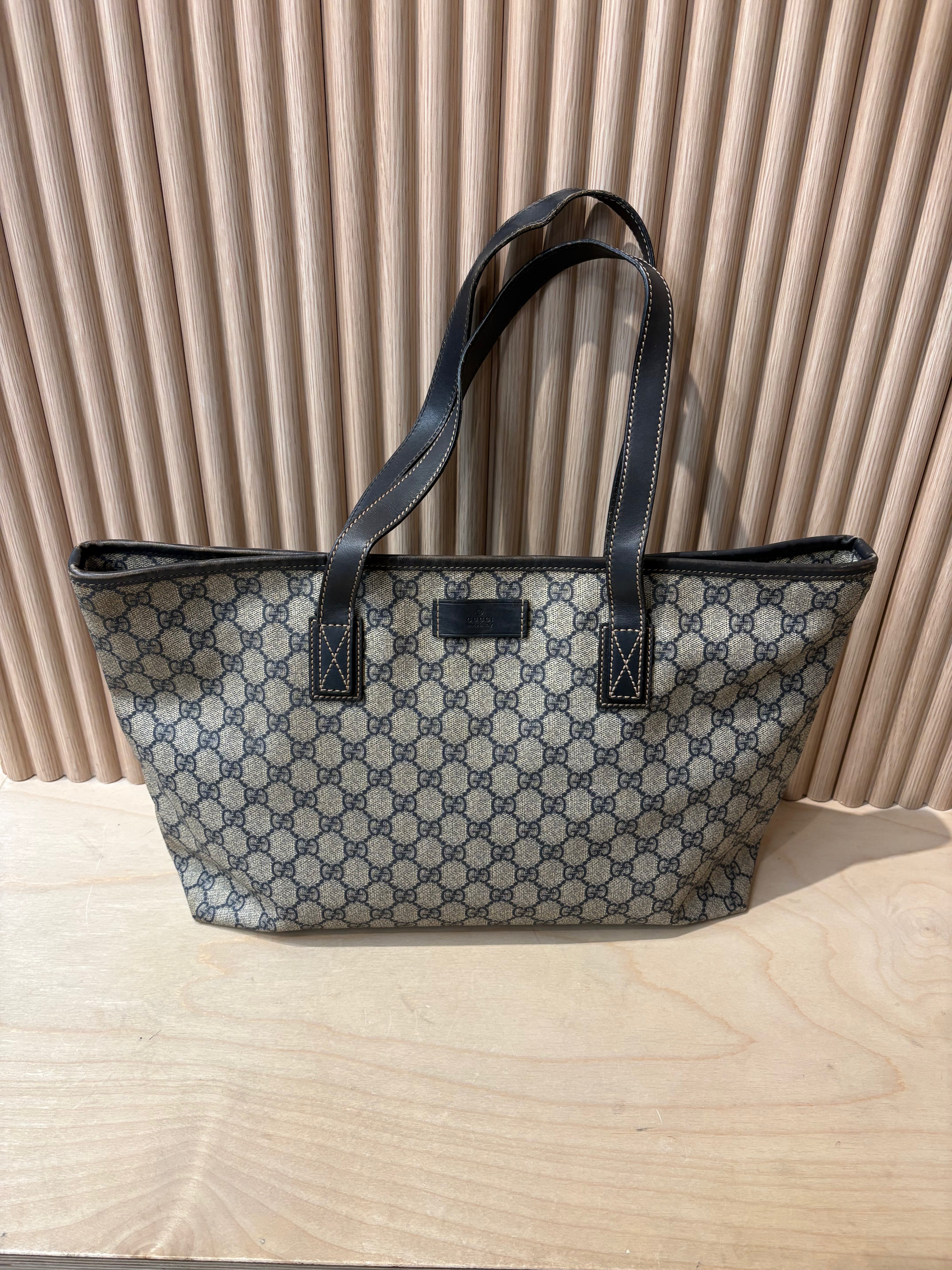 Gucci Monogram leather tote bag