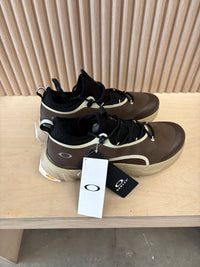 New Oakley light shield - size 8.5
