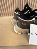New Oakley light shield - size 8.5