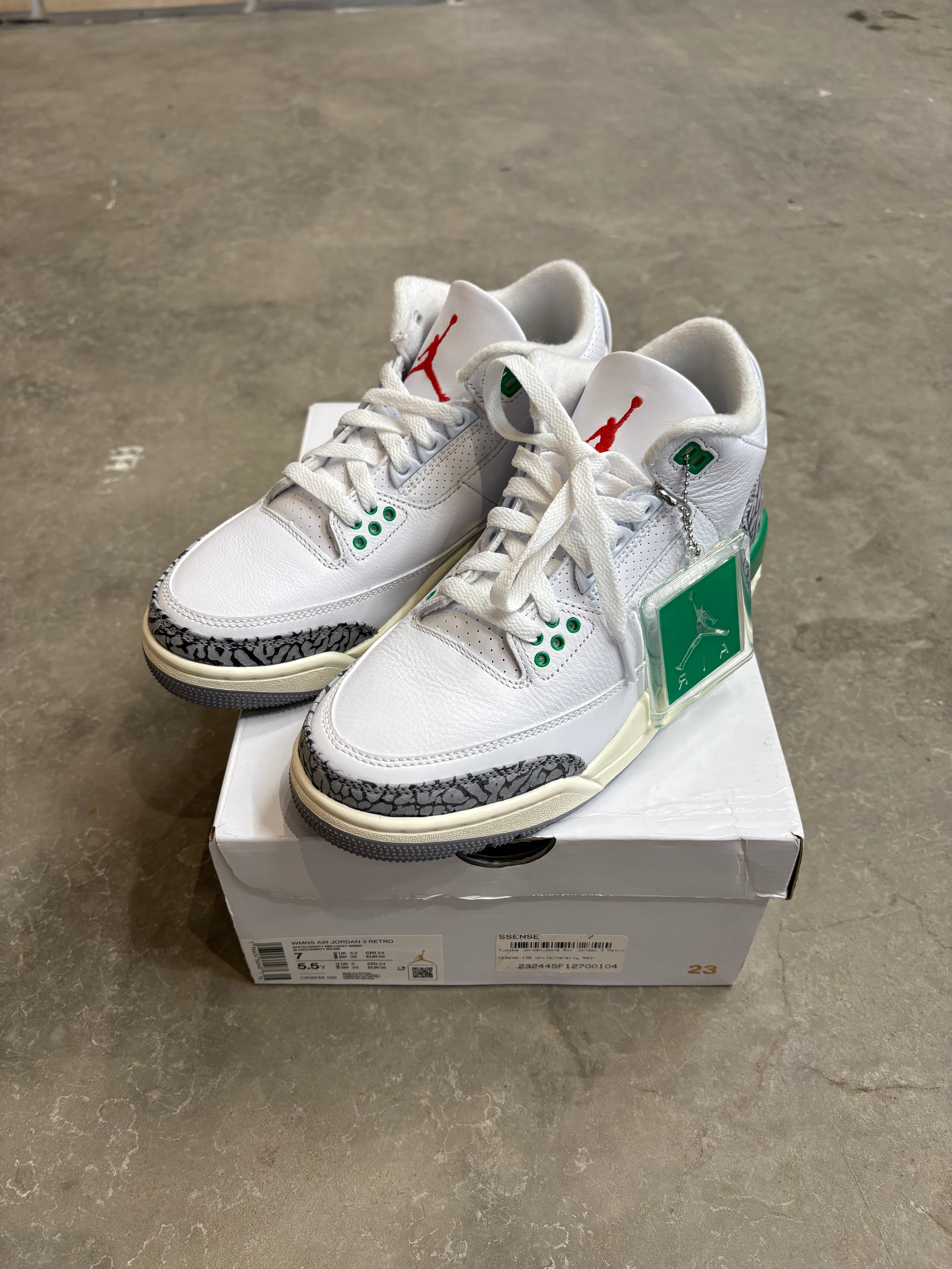 New Jordan 3 Lucky green - size 7w